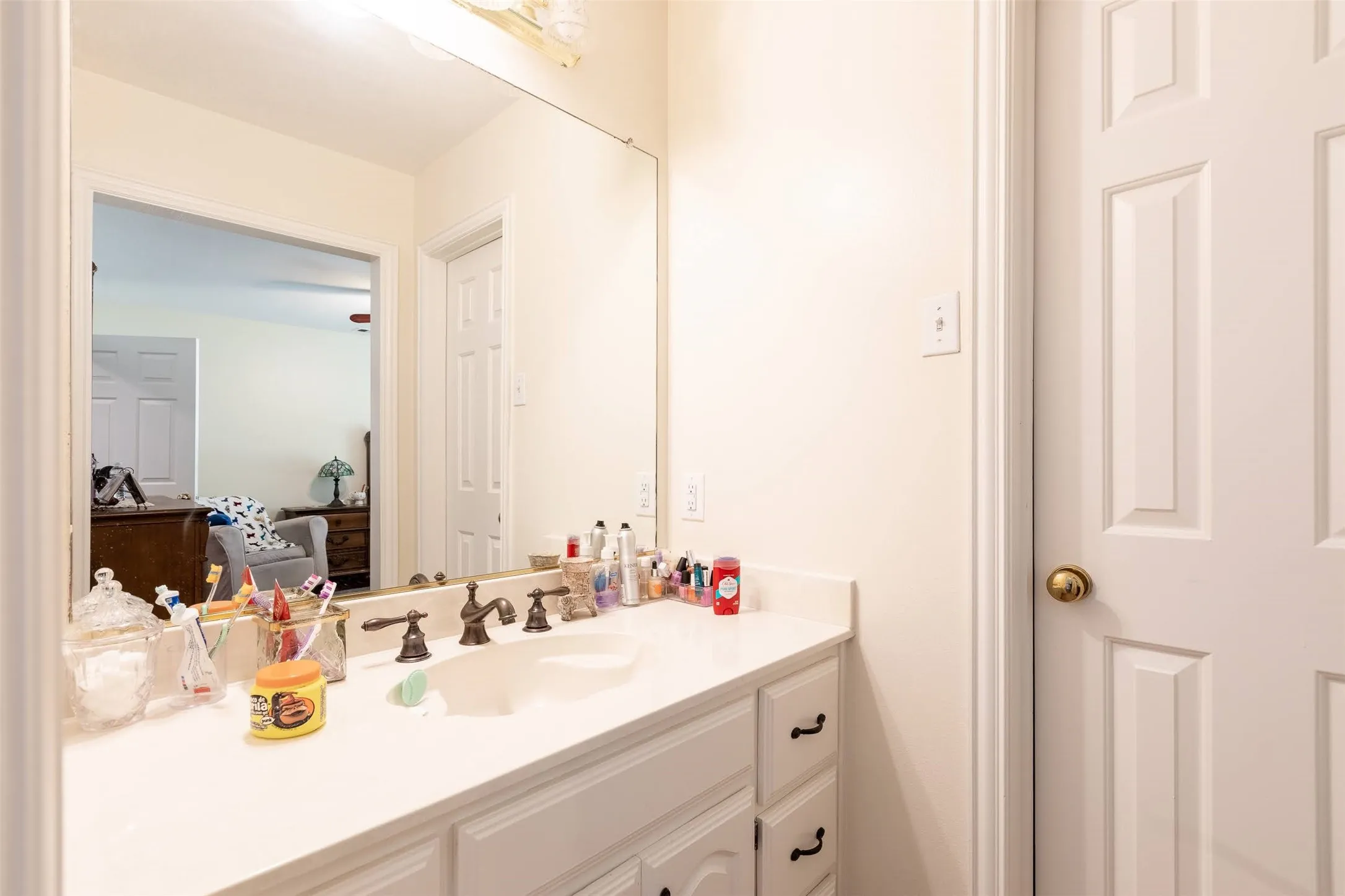 Single Family Residence For Sale in Dallas County , 910 Kings Court, Duncanville, Texas 75137, 4 Bedroom, 4 Bathroom, 3 Garage spaces, 3,359 Sqft, built in 1990, Preowned, mls#21208812, Real Estate Agent in Duncanville, Homes For Sale in Dallas county, Homes For Sale in Duncanville, Realtor in Duncanville Texas, Real Estate Brokerage Independent Realty Texas, Luminita Cordes Realtor