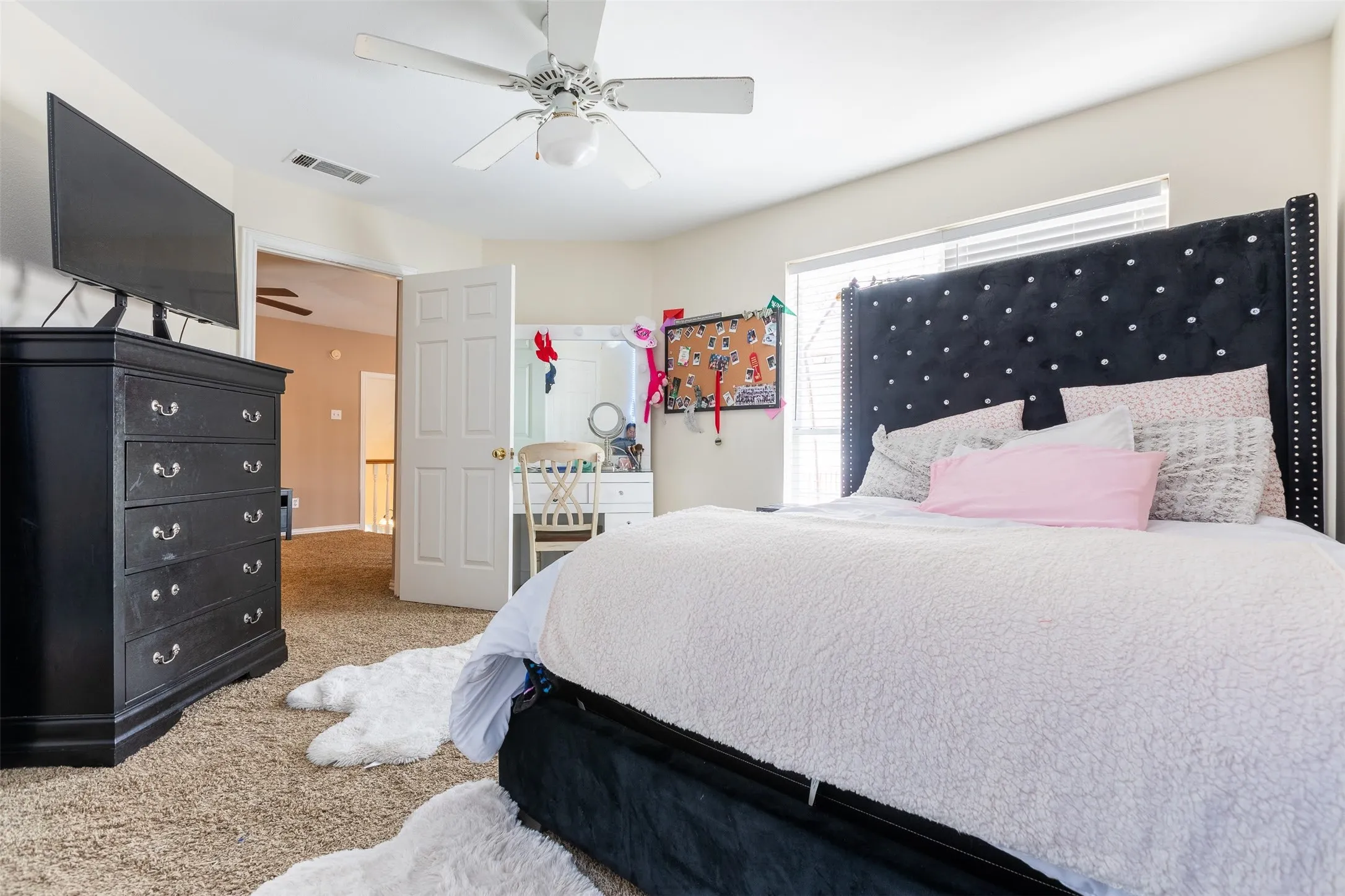 Single Family Residence For Sale in Dallas County , 910 Kings Court, Duncanville, Texas 75137, 4 Bedroom, 4 Bathroom, 3 Garage spaces, 3,359 Sqft, built in 1990, Preowned, mls#21208812, Real Estate Agent in Duncanville, Homes For Sale in Dallas county, Homes For Sale in Duncanville, Realtor in Duncanville Texas, Real Estate Brokerage Independent Realty Texas, Luminita Cordes Realtor
