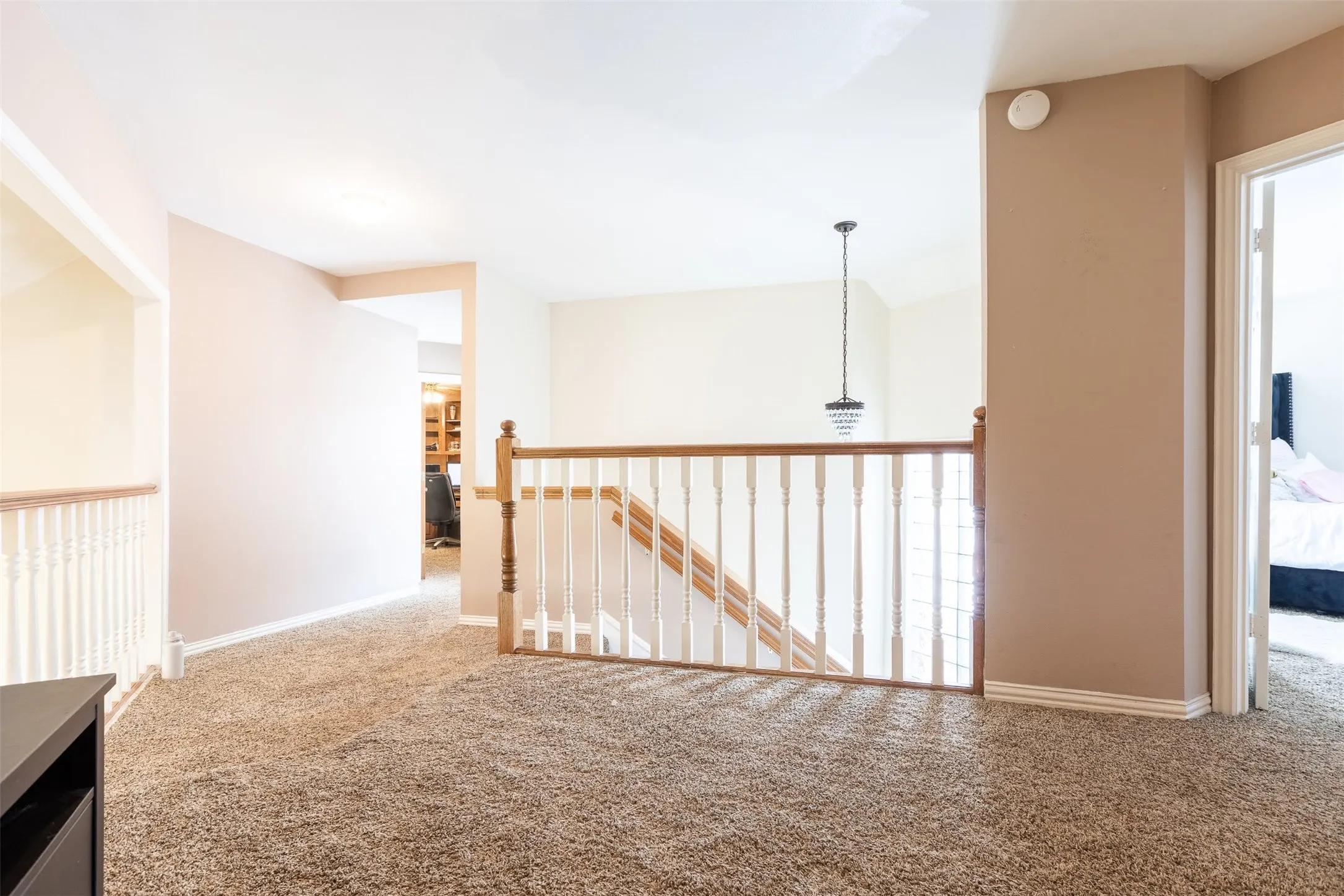Single Family Residence For Sale in Dallas County , 910 Kings Court, Duncanville, Texas 75137, 4 Bedroom, 4 Bathroom, 3 Garage spaces, 3,359 Sqft, built in 1990, Preowned, mls#21208812, Real Estate Agent in Duncanville, Homes For Sale in Dallas county, Homes For Sale in Duncanville, Realtor in Duncanville Texas, Real Estate Brokerage Independent Realty Texas, Luminita Cordes Realtor