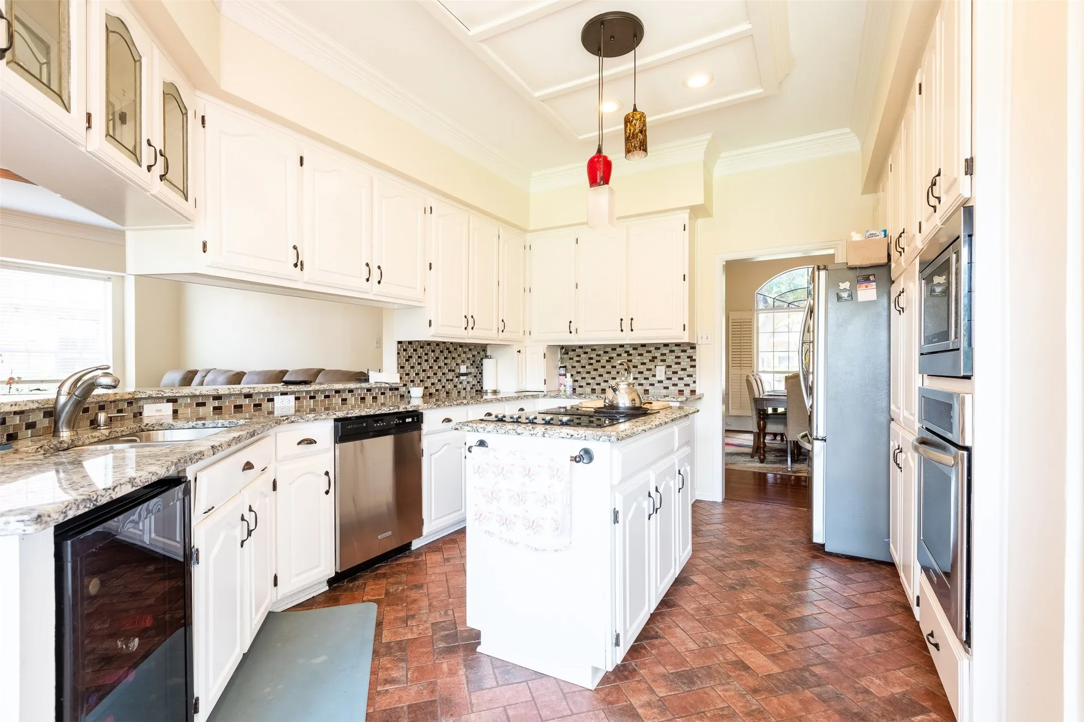 Single Family Residence For Sale in Dallas County , 910 Kings Court, Duncanville, Texas 75137, 4 Bedroom, 4 Bathroom, 3 Garage spaces, 3,359 Sqft, built in 1990, Preowned, mls#21208812, Real Estate Agent in Duncanville, Homes For Sale in Dallas county, Homes For Sale in Duncanville, Realtor in Duncanville Texas, Real Estate Brokerage Independent Realty Texas, Luminita Cordes Realtor