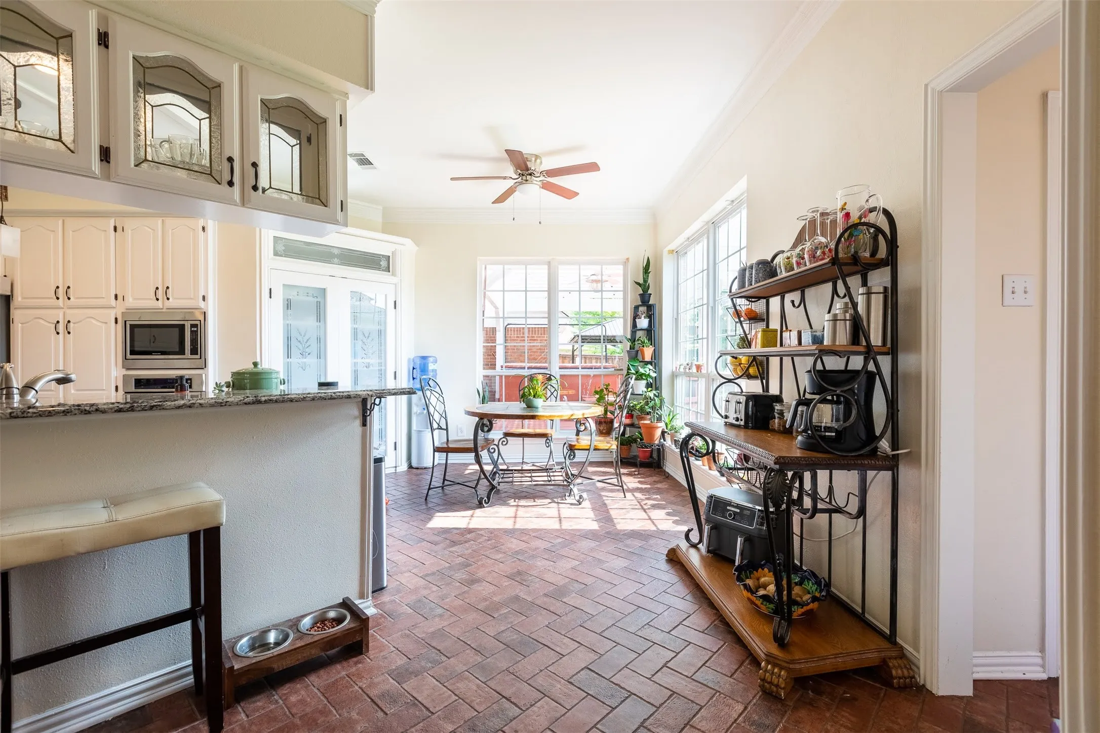 Single Family Residence For Sale in Dallas County , 910 Kings Court, Duncanville, Texas 75137, 4 Bedroom, 4 Bathroom, 3 Garage spaces, 3,359 Sqft, built in 1990, Preowned, mls#21208812, Real Estate Agent in Duncanville, Homes For Sale in Dallas county, Homes For Sale in Duncanville, Realtor in Duncanville Texas, Real Estate Brokerage Independent Realty Texas, Luminita Cordes Realtor