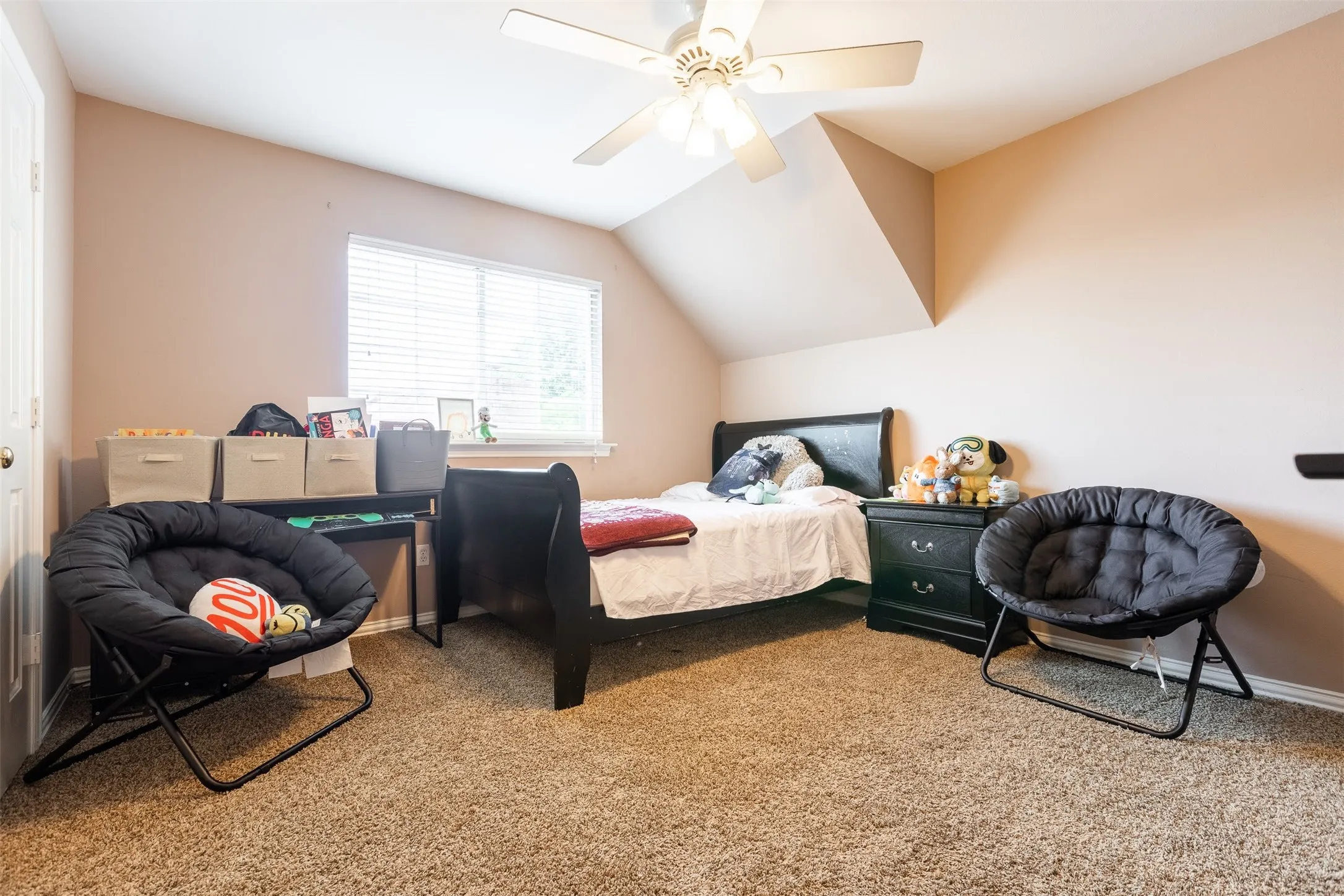 Single Family Residence For Sale in Dallas County , 910 Kings Court, Duncanville, Texas 75137, 4 Bedroom, 4 Bathroom, 3 Garage spaces, 3,359 Sqft, built in 1990, Preowned, mls#21208812, Real Estate Agent in Duncanville, Homes For Sale in Dallas county, Homes For Sale in Duncanville, Realtor in Duncanville Texas, Real Estate Brokerage Independent Realty Texas, Luminita Cordes Realtor