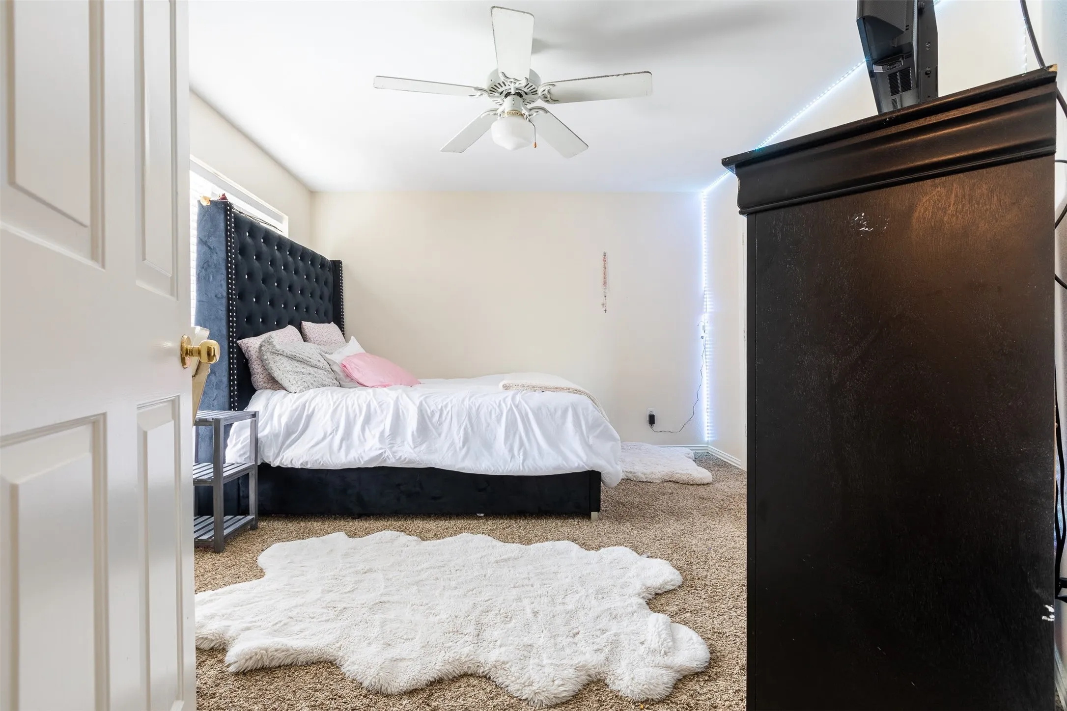 Single Family Residence For Sale in Dallas County , 910 Kings Court, Duncanville, Texas 75137, 4 Bedroom, 4 Bathroom, 3 Garage spaces, 3,359 Sqft, built in 1990, Preowned, mls#21208812, Real Estate Agent in Duncanville, Homes For Sale in Dallas county, Homes For Sale in Duncanville, Realtor in Duncanville Texas, Real Estate Brokerage Independent Realty Texas, Luminita Cordes Realtor