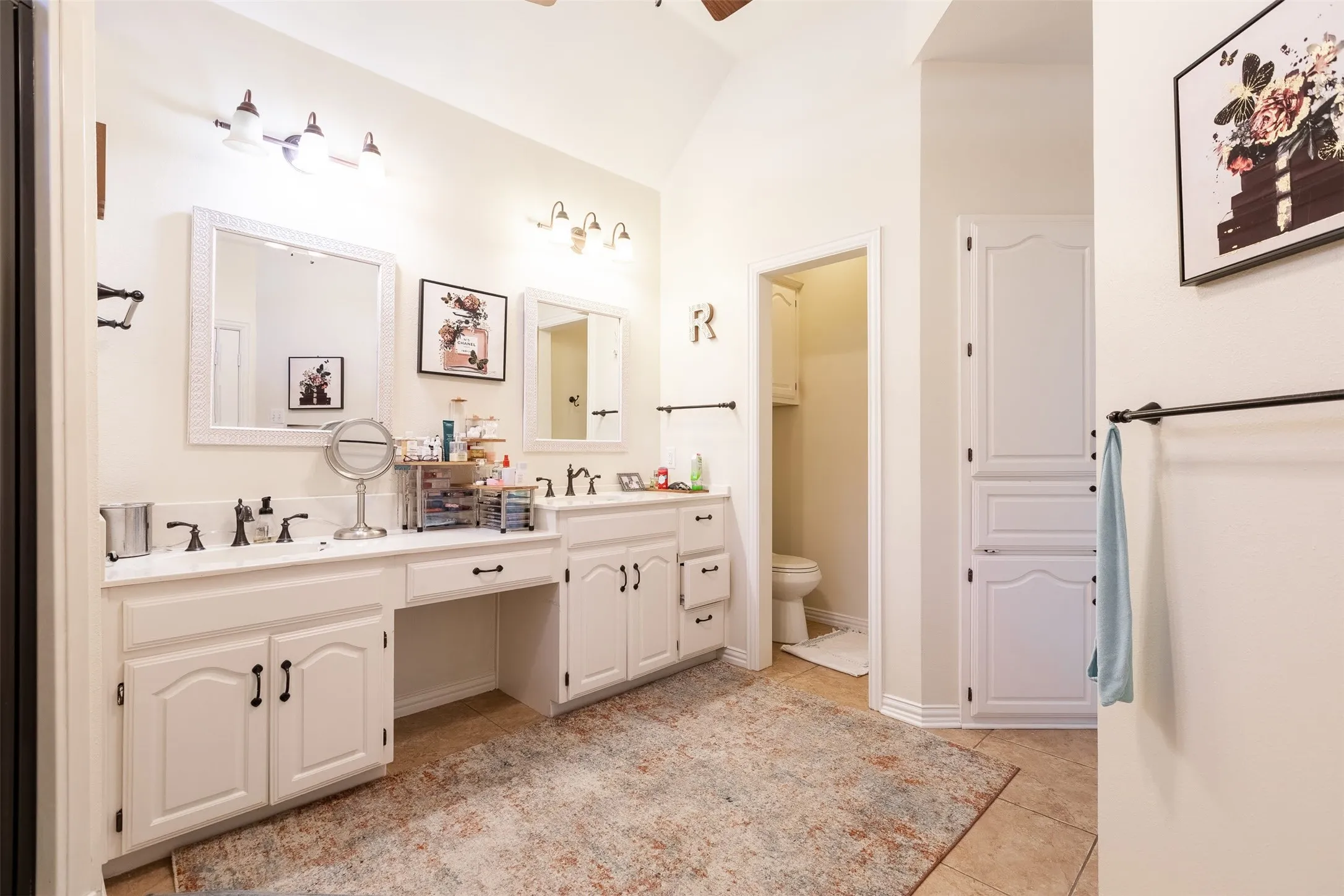 Single Family Residence For Sale in Dallas County , 910 Kings Court, Duncanville, Texas 75137, 4 Bedroom, 4 Bathroom, 3 Garage spaces, 3,359 Sqft, built in 1990, Preowned, mls#21208812, Real Estate Agent in Duncanville, Homes For Sale in Dallas county, Homes For Sale in Duncanville, Realtor in Duncanville Texas, Real Estate Brokerage Independent Realty Texas, Luminita Cordes Realtor