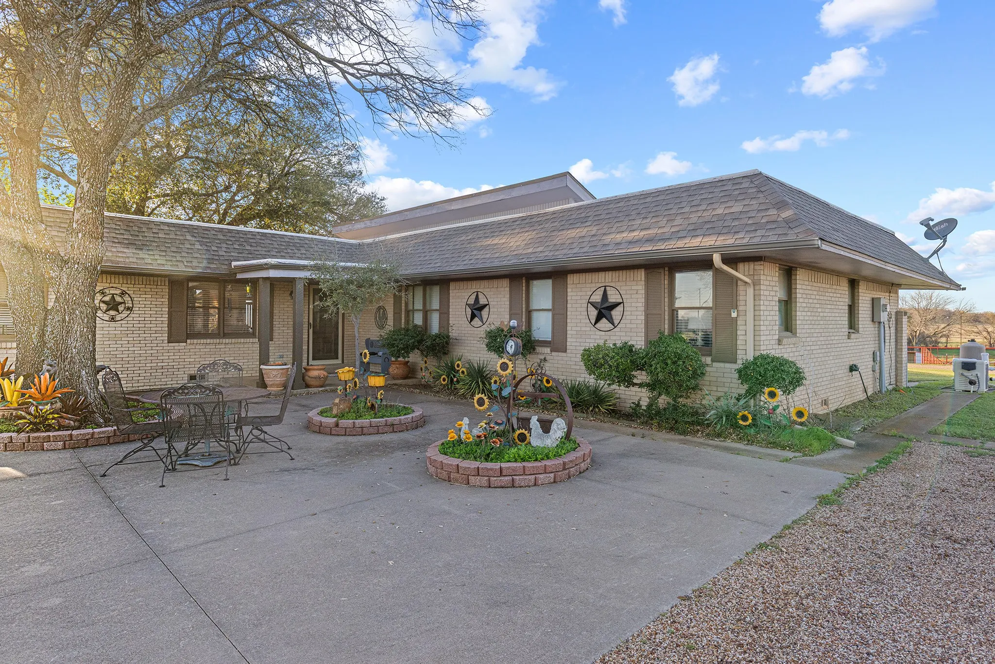 Farm For Sale in Parker County , 304 Scarlett Road, Weatherford, Texas 76087, 3 Bedroom, 2 Bathroom, 1 Garage spaces, 2,889 Sqft, built in 1981, mls#21199126, Real Estate Agent in Weatherford, Homes For Sale in Parker county, Homes For Sale in Weatherford, Realtor in Weatherford Texas, Real Estate Brokerage Independent Realty Texas, Luminita Cordes Realtor