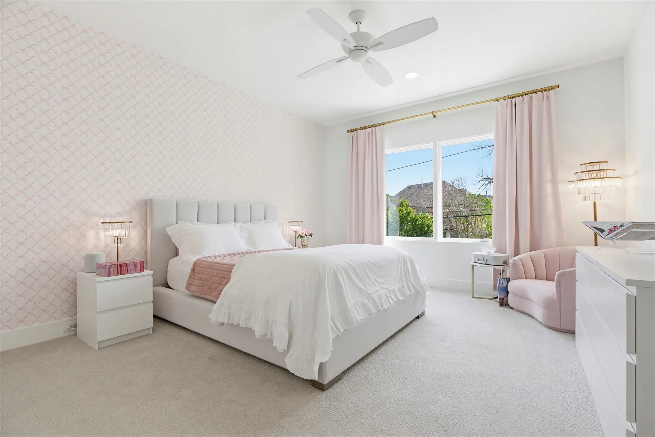 Single Family Residence For Sale in Dallas County , 9562 Lakemont Drive, Dallas, Texas 75220, 4 Bedroom, 4 Bathroom, 2 Garage spaces, 4,527 Sqft, built in 2020, Preowned, mls#21200675, Real Estate Agent in Dallas, Homes For Sale in Dallas county, Homes For Sale in Dallas, Realtor in Dallas Texas, Real Estate Brokerage Independent Realty Texas, Luminita Cordes Realtor