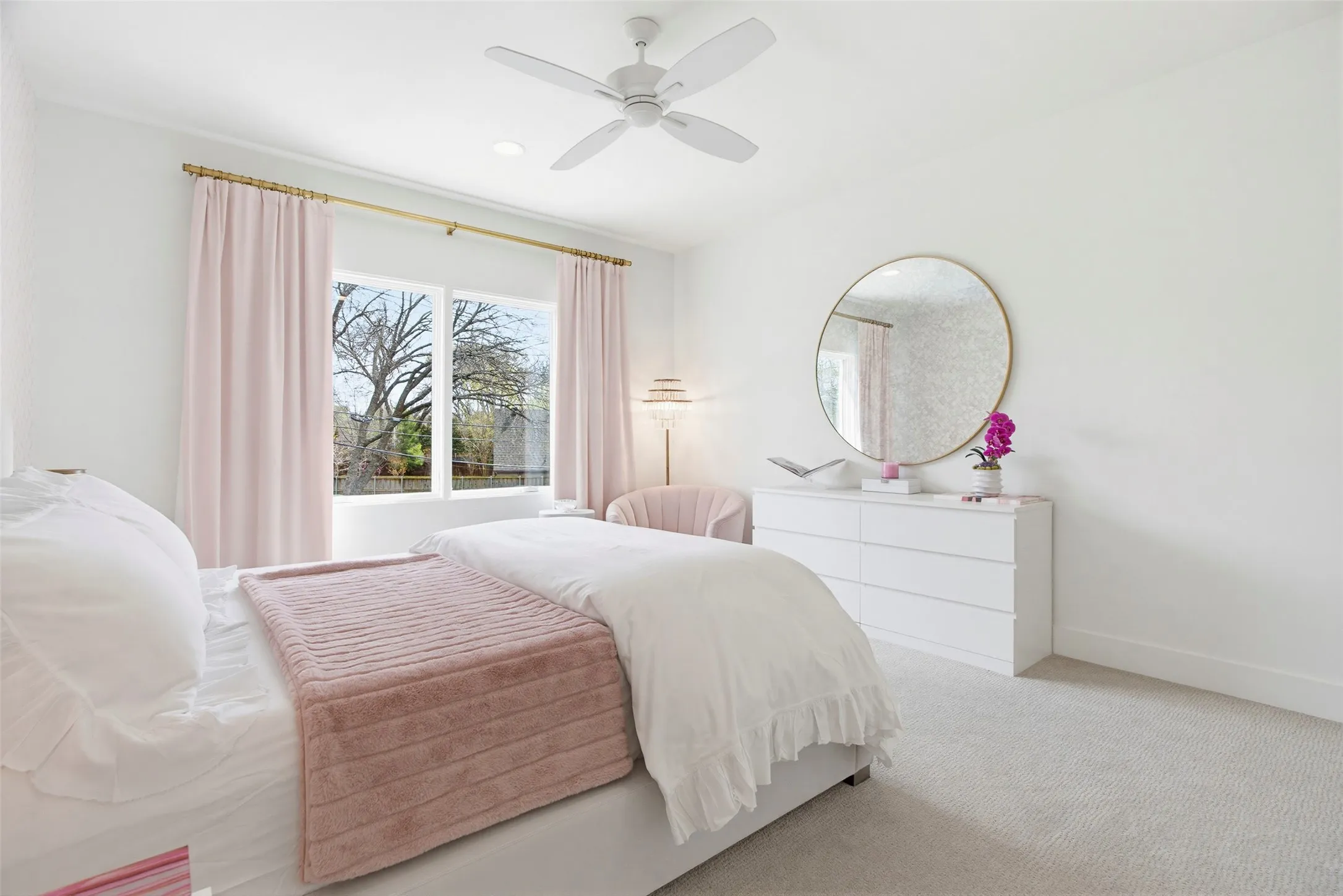 Single Family Residence For Sale in Dallas County , 9562 Lakemont Drive, Dallas, Texas 75220, 4 Bedroom, 4 Bathroom, 2 Garage spaces, 4,527 Sqft, built in 2020, Preowned, mls#21200675, Real Estate Agent in Dallas, Homes For Sale in Dallas county, Homes For Sale in Dallas, Realtor in Dallas Texas, Real Estate Brokerage Independent Realty Texas, Luminita Cordes Realtor