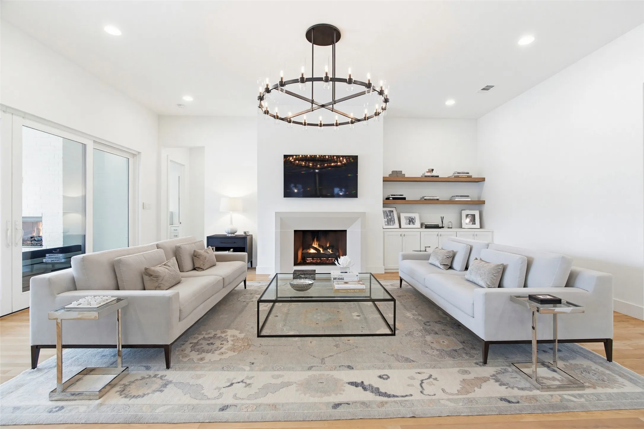 Single Family Residence For Sale in Dallas County , 9562 Lakemont Drive, Dallas, Texas 75220, 4 Bedroom, 4 Bathroom, 2 Garage spaces, 4,527 Sqft, built in 2020, Preowned, mls#21200675, Real Estate Agent in Dallas, Homes For Sale in Dallas county, Homes For Sale in Dallas, Realtor in Dallas Texas, Real Estate Brokerage Independent Realty Texas, Luminita Cordes Realtor