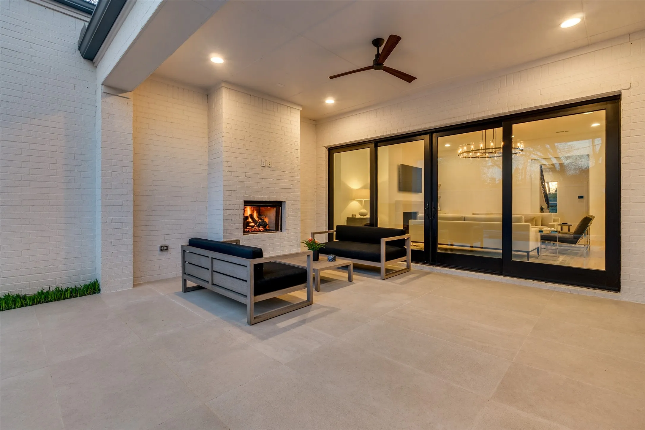 Single Family Residence For Sale in Dallas County , 9562 Lakemont Drive, Dallas, Texas 75220, 4 Bedroom, 4 Bathroom, 2 Garage spaces, 4,527 Sqft, built in 2020, Preowned, mls#21200675, Real Estate Agent in Dallas, Homes For Sale in Dallas county, Homes For Sale in Dallas, Realtor in Dallas Texas, Real Estate Brokerage Independent Realty Texas, Luminita Cordes Realtor