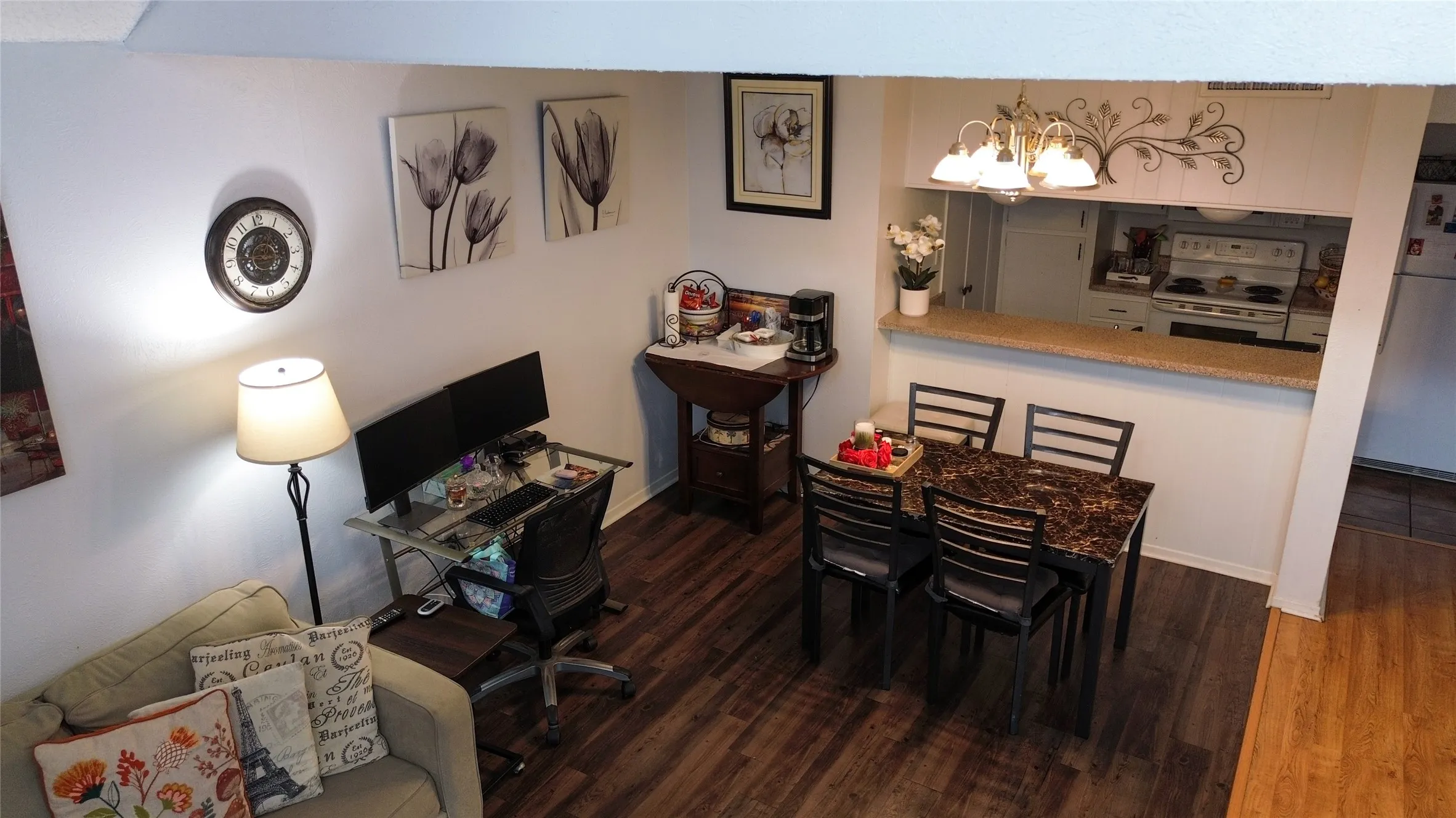 Condominium For Sale in Dallas County , 4649 Country Creek Drive 1109, Dallas, Texas 75236, 2 Bedrooms, 2 Bathrooms, Garage spaces, 1,046 Sqft, built in 1974, Preowned, Price $160,000, mls#21204593, Real Estate Agent in Dallas, Homes For Sale in Dallas county, Homes For Sale in Dallas, Realtor in Dallas Texas, Real Estate Brokerage Independent Realty Texas, Luminita Cordes Realtor