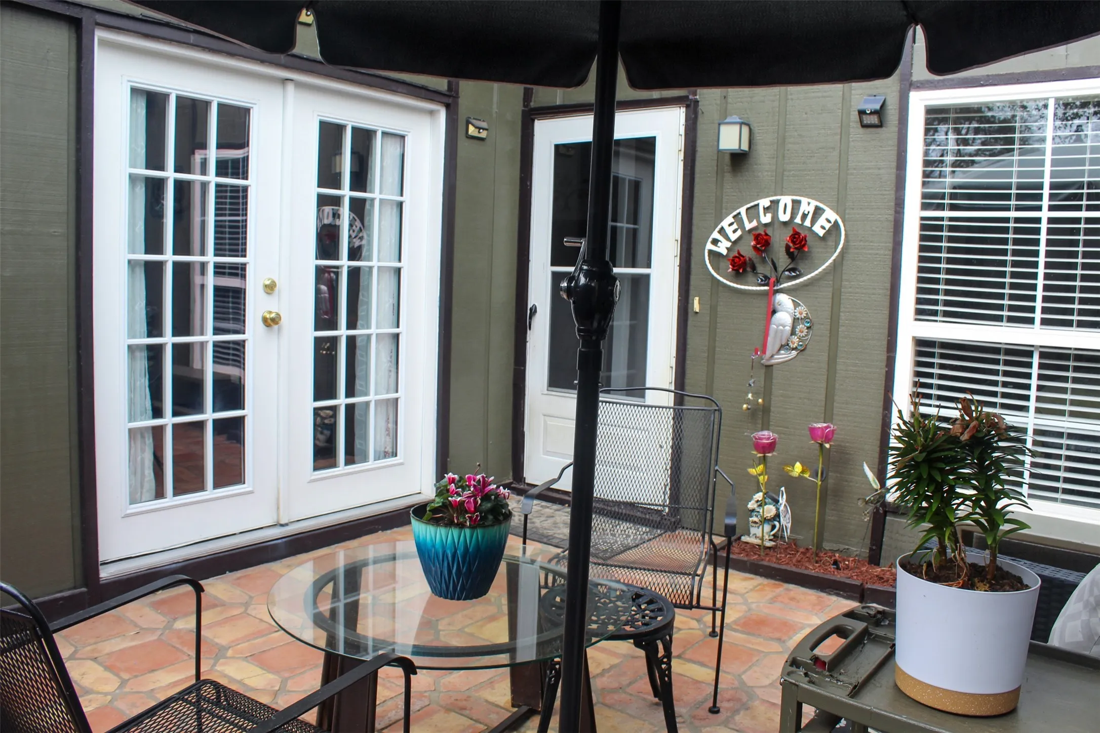 Condominium For Sale in Dallas County , 4649 Country Creek Drive 1109, Dallas, Texas 75236, 2 Bedrooms, 2 Bathrooms, Garage spaces, 1,046 Sqft, built in 1974, Preowned, Price $160,000, mls#21204593, Real Estate Agent in Dallas, Homes For Sale in Dallas county, Homes For Sale in Dallas, Realtor in Dallas Texas, Real Estate Brokerage Independent Realty Texas, Luminita Cordes Realtor