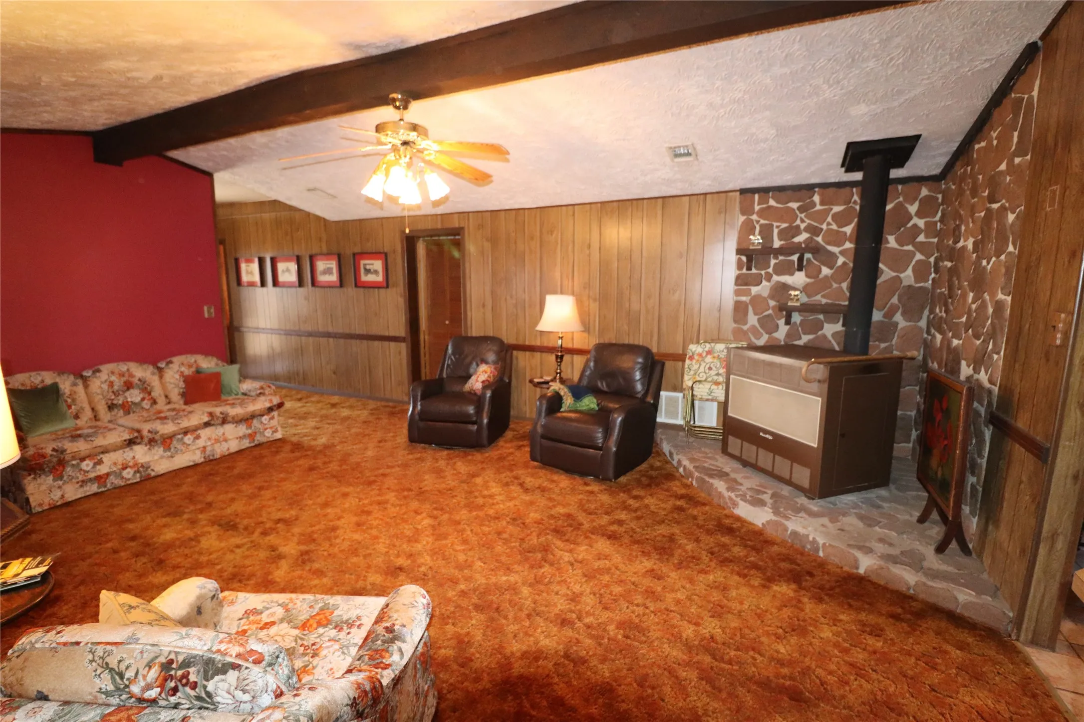 Farm For Sale in Clay County , 2553 Brixey Road, Henrietta, Texas 76365, 4 Bedroom, 2 Bathroom, 2 Garage spaces, 1,922 Sqft, built in 1951, mls#21211842, Real Estate Agent in Henrietta, Homes For Sale in Clay county, Homes For Sale in Henrietta, Realtor in Henrietta Texas, Real Estate Brokerage Independent Realty Texas, Luminita Cordes Realtor