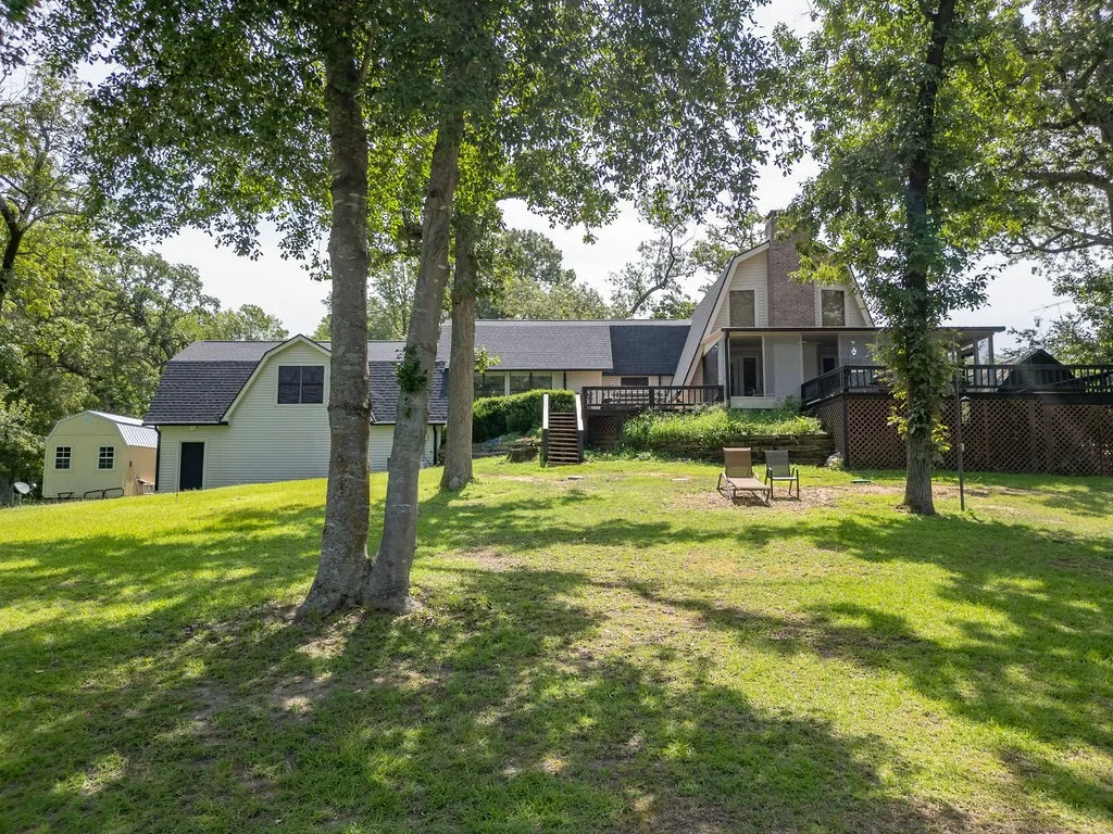 Single Family Residence For Sale in Wood County , 364 Private Road 6602, Mineola, Texas 75773, 4 Bedroom, 3 Bathroom, 2 Garage spaces, 2,428 Sqft, built in 1987, mls#21211854, Real Estate Agent in Mineola, Homes For Sale in Wood county, Homes For Sale in Mineola, Realtor in Mineola Texas, Real Estate Brokerage Independent Realty Texas, Luminita Cordes Realtor