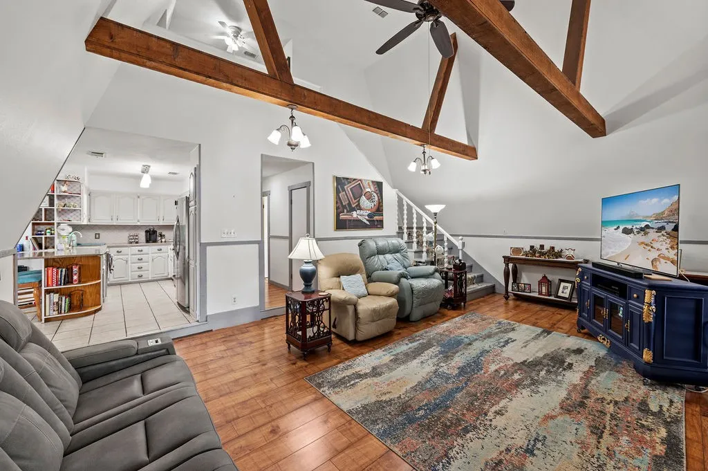 Single Family Residence For Sale in Wood County , 364 Private Road 6602, Mineola, Texas 75773, 4 Bedroom, 3 Bathroom, 2 Garage spaces, 2,428 Sqft, built in 1987, mls#21211854, Real Estate Agent in Mineola, Homes For Sale in Wood county, Homes For Sale in Mineola, Realtor in Mineola Texas, Real Estate Brokerage Independent Realty Texas, Luminita Cordes Realtor