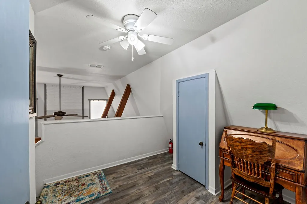 Single Family Residence For Sale in Wood County , 364 Private Road 6602, Mineola, Texas 75773, 4 Bedroom, 3 Bathroom, 2 Garage spaces, 2,428 Sqft, built in 1987, mls#21211854, Real Estate Agent in Mineola, Homes For Sale in Wood county, Homes For Sale in Mineola, Realtor in Mineola Texas, Real Estate Brokerage Independent Realty Texas, Luminita Cordes Realtor