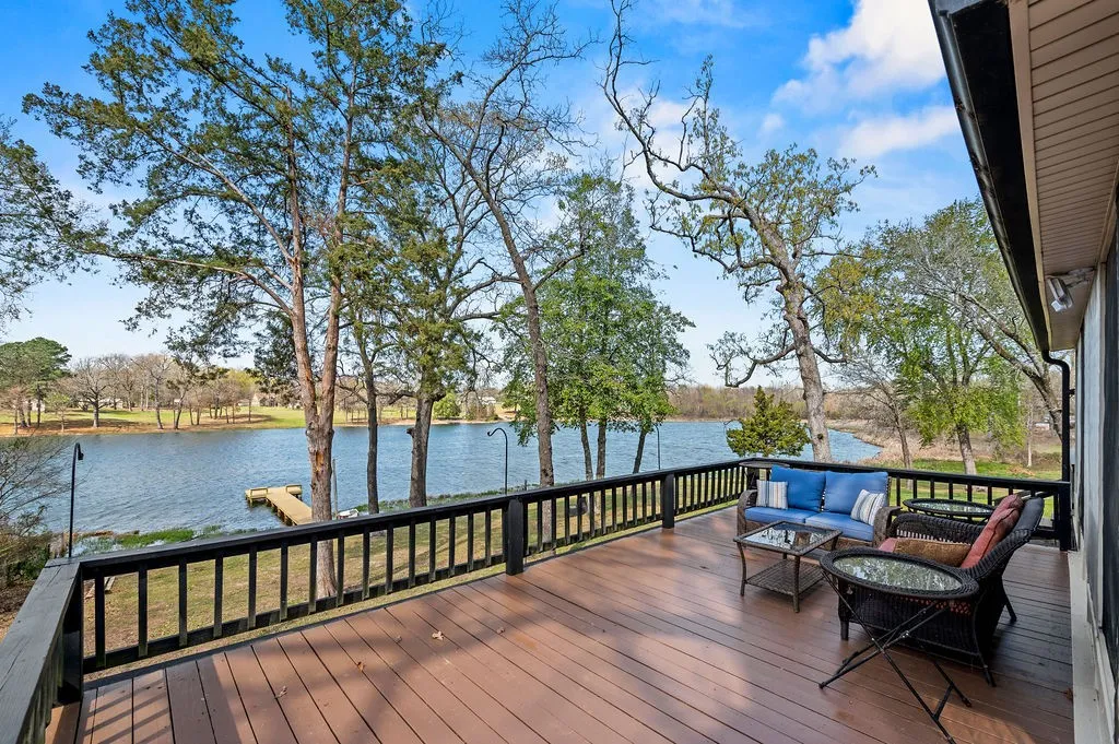 Single Family Residence For Sale in Wood County , 364 Private Road 6602, Mineola, Texas 75773, 4 Bedroom, 3 Bathroom, 2 Garage spaces, 2,428 Sqft, built in 1987, mls#21211854, Real Estate Agent in Mineola, Homes For Sale in Wood county, Homes For Sale in Mineola, Realtor in Mineola Texas, Real Estate Brokerage Independent Realty Texas, Luminita Cordes Realtor