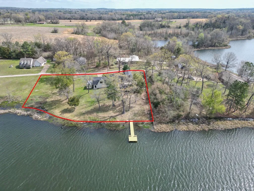 Single Family Residence For Sale in Wood County , 364 Private Road 6602, Mineola, Texas 75773, 4 Bedroom, 3 Bathroom, 2 Garage spaces, 2,428 Sqft, built in 1987, mls#21211854, Real Estate Agent in Mineola, Homes For Sale in Wood county, Homes For Sale in Mineola, Realtor in Mineola Texas, Real Estate Brokerage Independent Realty Texas, Luminita Cordes Realtor