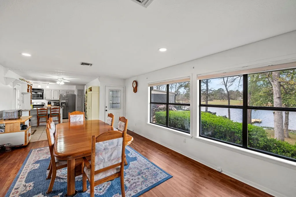 Single Family Residence For Sale in Wood County , 364 Private Road 6602, Mineola, Texas 75773, 4 Bedroom, 3 Bathroom, 2 Garage spaces, 2,428 Sqft, built in 1987, mls#21211854, Real Estate Agent in Mineola, Homes For Sale in Wood county, Homes For Sale in Mineola, Realtor in Mineola Texas, Real Estate Brokerage Independent Realty Texas, Luminita Cordes Realtor