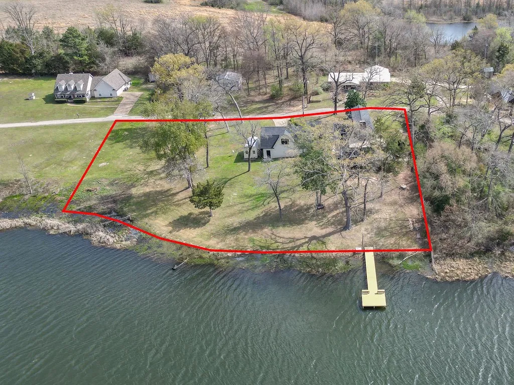 Single Family Residence For Sale in Wood County , 364 Private Road 6602, Mineola, Texas 75773, 4 Bedroom, 3 Bathroom, 2 Garage spaces, 2,428 Sqft, built in 1987, mls#21211854, Real Estate Agent in Mineola, Homes For Sale in Wood county, Homes For Sale in Mineola, Realtor in Mineola Texas, Real Estate Brokerage Independent Realty Texas, Luminita Cordes Realtor