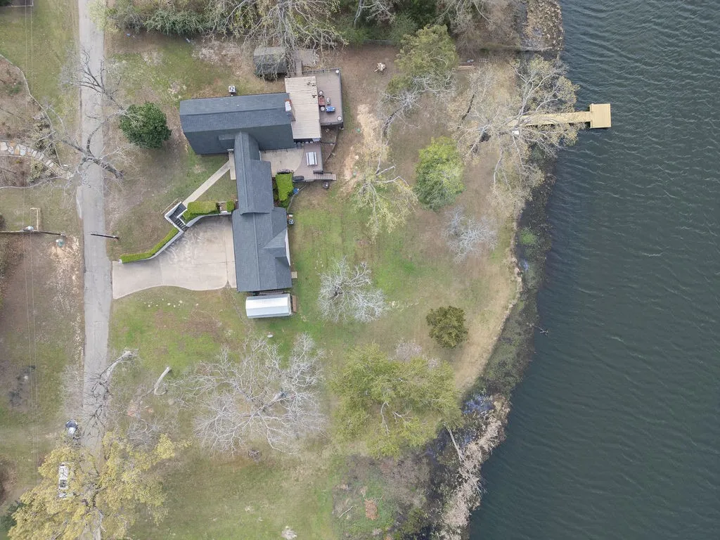 Single Family Residence For Sale in Wood County , 364 Private Road 6602, Mineola, Texas 75773, 4 Bedroom, 3 Bathroom, 2 Garage spaces, 2,428 Sqft, built in 1987, mls#21211854, Real Estate Agent in Mineola, Homes For Sale in Wood county, Homes For Sale in Mineola, Realtor in Mineola Texas, Real Estate Brokerage Independent Realty Texas, Luminita Cordes Realtor