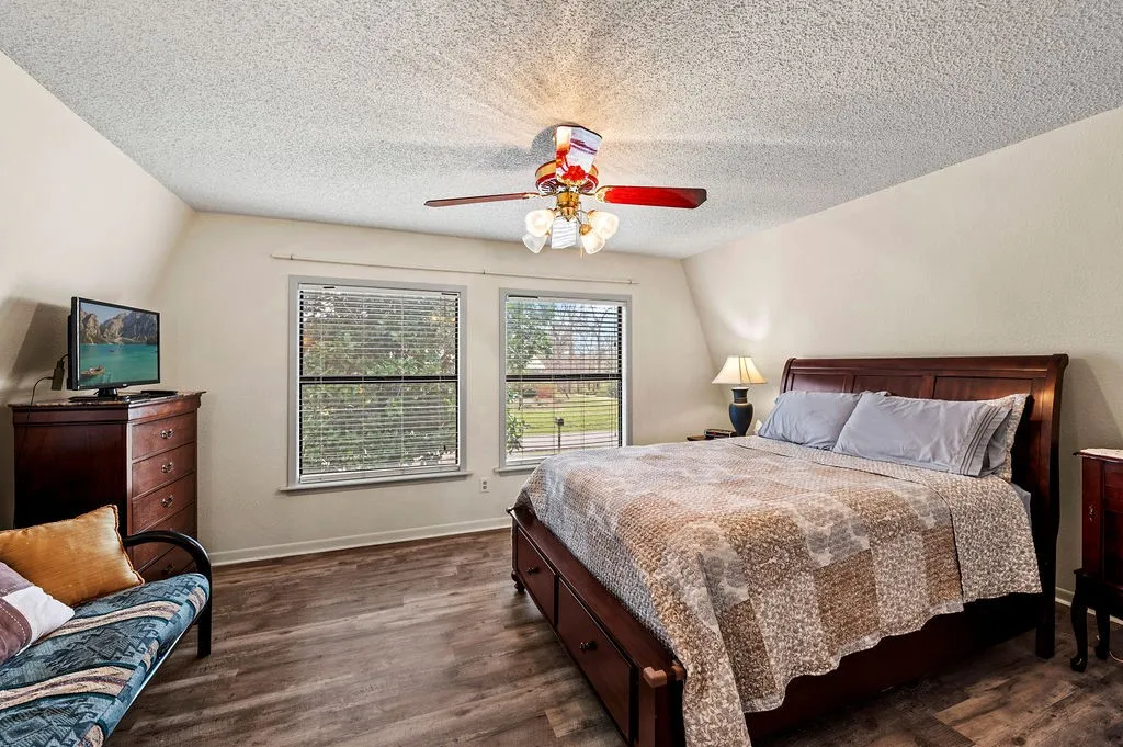 Single Family Residence For Sale in Wood County , 364 Private Road 6602, Mineola, Texas 75773, 4 Bedroom, 3 Bathroom, 2 Garage spaces, 2,428 Sqft, built in 1987, mls#21211854, Real Estate Agent in Mineola, Homes For Sale in Wood county, Homes For Sale in Mineola, Realtor in Mineola Texas, Real Estate Brokerage Independent Realty Texas, Luminita Cordes Realtor