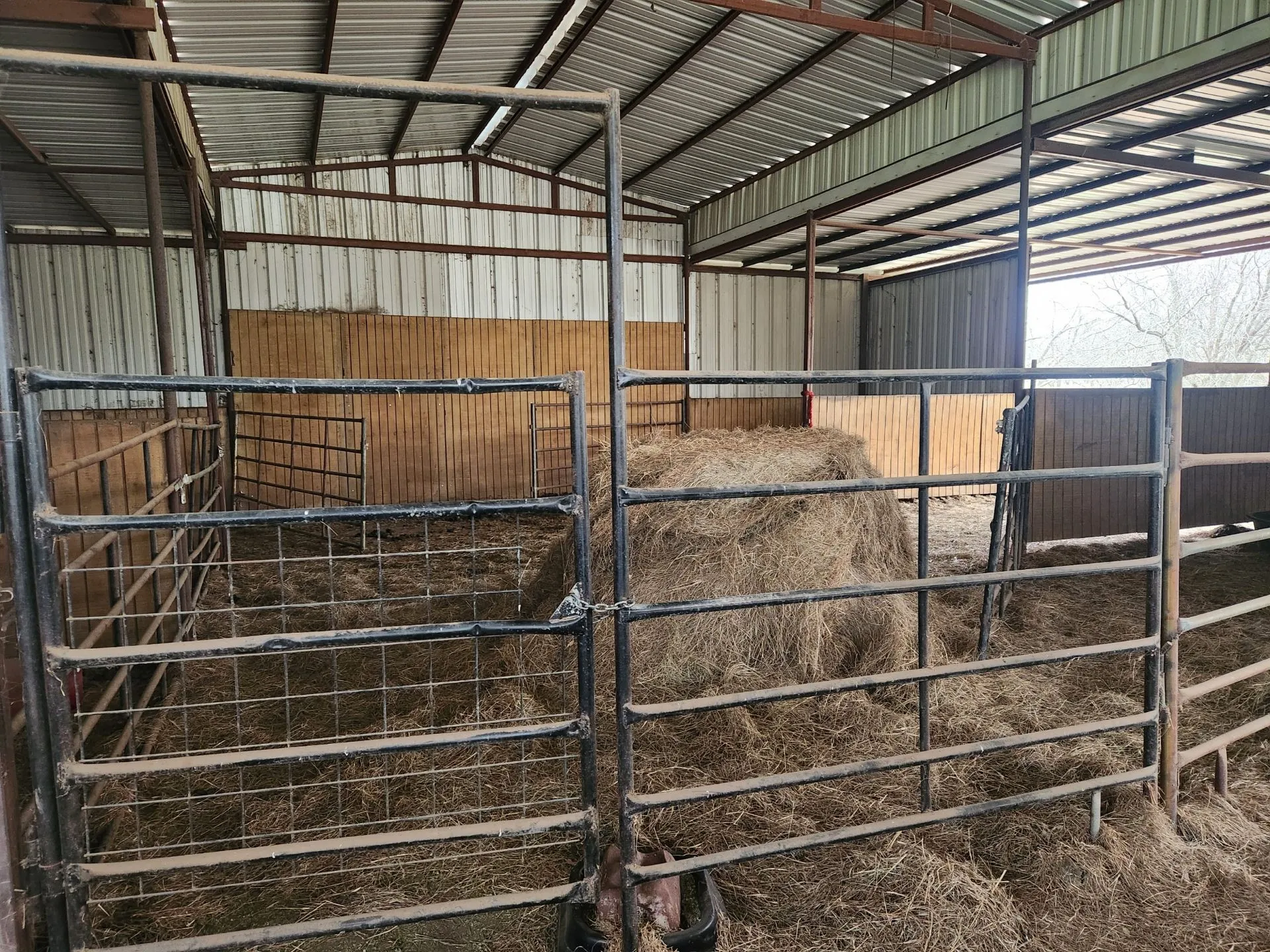 Single Family Residence For Sale in Grayson County , 261 Vickie Lane, Gunter, Texas 75058, 3 Bedroom, 4 Bathroom, 1 Garage spaces, 3,188 Sqft, built in 2015, Preowned, mls#21211496, Real Estate Agent in Gunter, Homes For Sale in Grayson county, Homes For Sale in Gunter, Realtor in Gunter Texas, Real Estate Brokerage Independent Realty Texas, Luminita Cordes Realtor