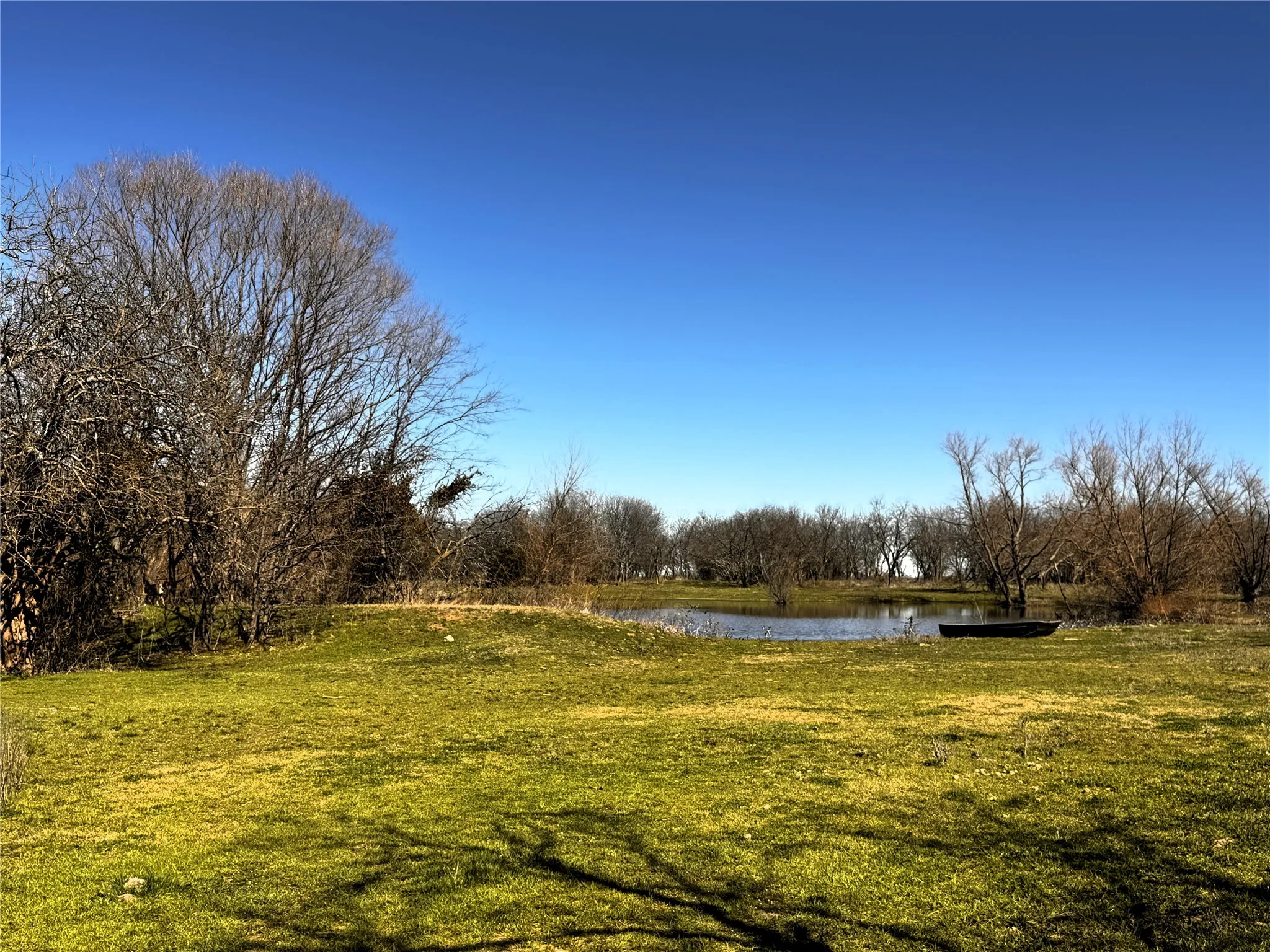 Single Family Residence For Sale in Grayson County , 261 Vickie Lane, Gunter, Texas 75058, 3 Bedroom, 4 Bathroom, 1 Garage spaces, 3,188 Sqft, built in 2015, Preowned, mls#21211496, Real Estate Agent in Gunter, Homes For Sale in Grayson county, Homes For Sale in Gunter, Realtor in Gunter Texas, Real Estate Brokerage Independent Realty Texas, Luminita Cordes Realtor