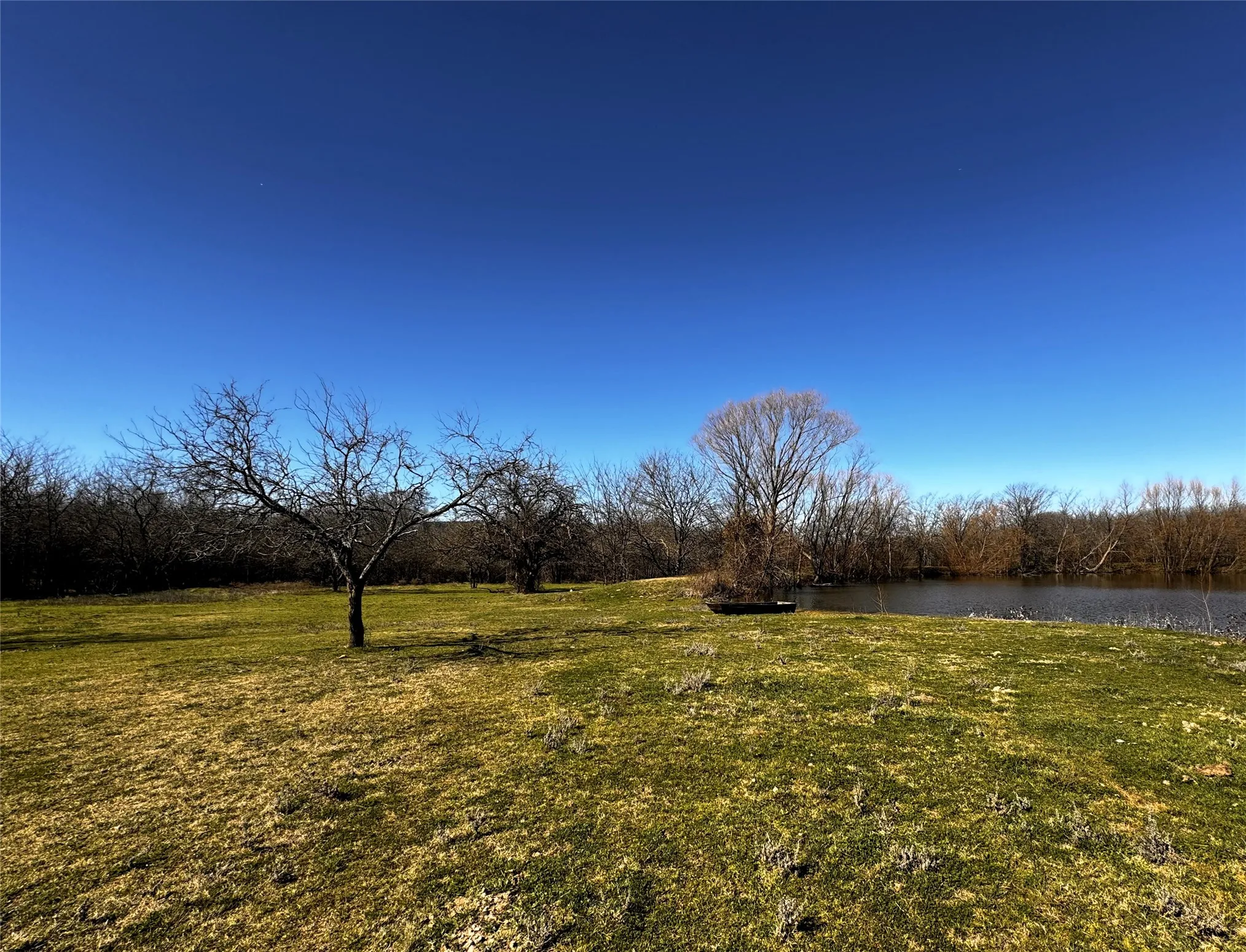 Single Family Residence For Sale in Grayson County , 261 Vickie Lane, Gunter, Texas 75058, 3 Bedroom, 4 Bathroom, 1 Garage spaces, 3,188 Sqft, built in 2015, Preowned, mls#21211496, Real Estate Agent in Gunter, Homes For Sale in Grayson county, Homes For Sale in Gunter, Realtor in Gunter Texas, Real Estate Brokerage Independent Realty Texas, Luminita Cordes Realtor