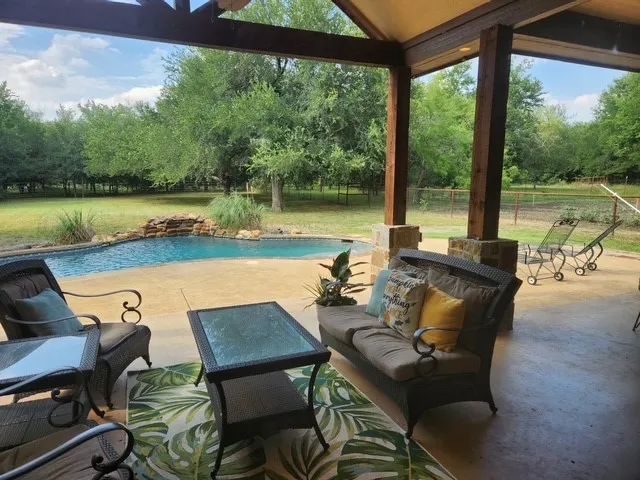 Single Family Residence For Sale in Grayson County , 261 Vickie Lane, Gunter, Texas 75058, 3 Bedroom, 4 Bathroom, 1 Garage spaces, 3,188 Sqft, built in 2015, Preowned, mls#21211496, Real Estate Agent in Gunter, Homes For Sale in Grayson county, Homes For Sale in Gunter, Realtor in Gunter Texas, Real Estate Brokerage Independent Realty Texas, Luminita Cordes Realtor