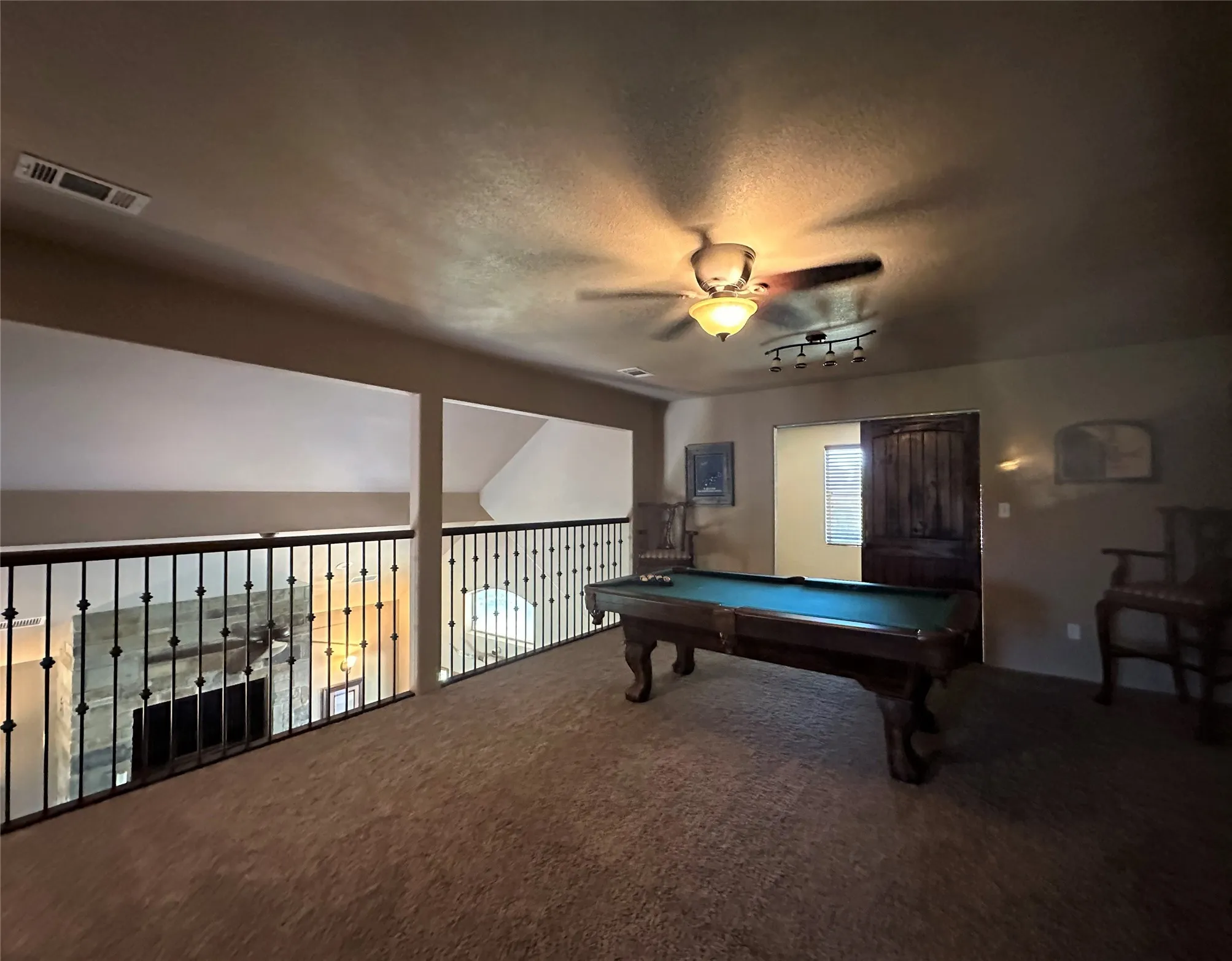 Single Family Residence For Sale in Grayson County , 261 Vickie Lane, Gunter, Texas 75058, 3 Bedroom, 4 Bathroom, 1 Garage spaces, 3,188 Sqft, built in 2015, Preowned, mls#21211496, Real Estate Agent in Gunter, Homes For Sale in Grayson county, Homes For Sale in Gunter, Realtor in Gunter Texas, Real Estate Brokerage Independent Realty Texas, Luminita Cordes Realtor