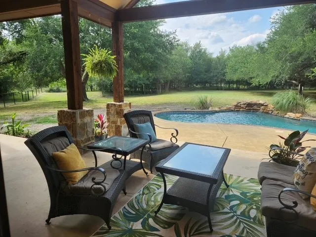 Single Family Residence For Sale in Grayson County , 261 Vickie Lane, Gunter, Texas 75058, 3 Bedroom, 4 Bathroom, 1 Garage spaces, 3,188 Sqft, built in 2015, Preowned, mls#21211496, Real Estate Agent in Gunter, Homes For Sale in Grayson county, Homes For Sale in Gunter, Realtor in Gunter Texas, Real Estate Brokerage Independent Realty Texas, Luminita Cordes Realtor