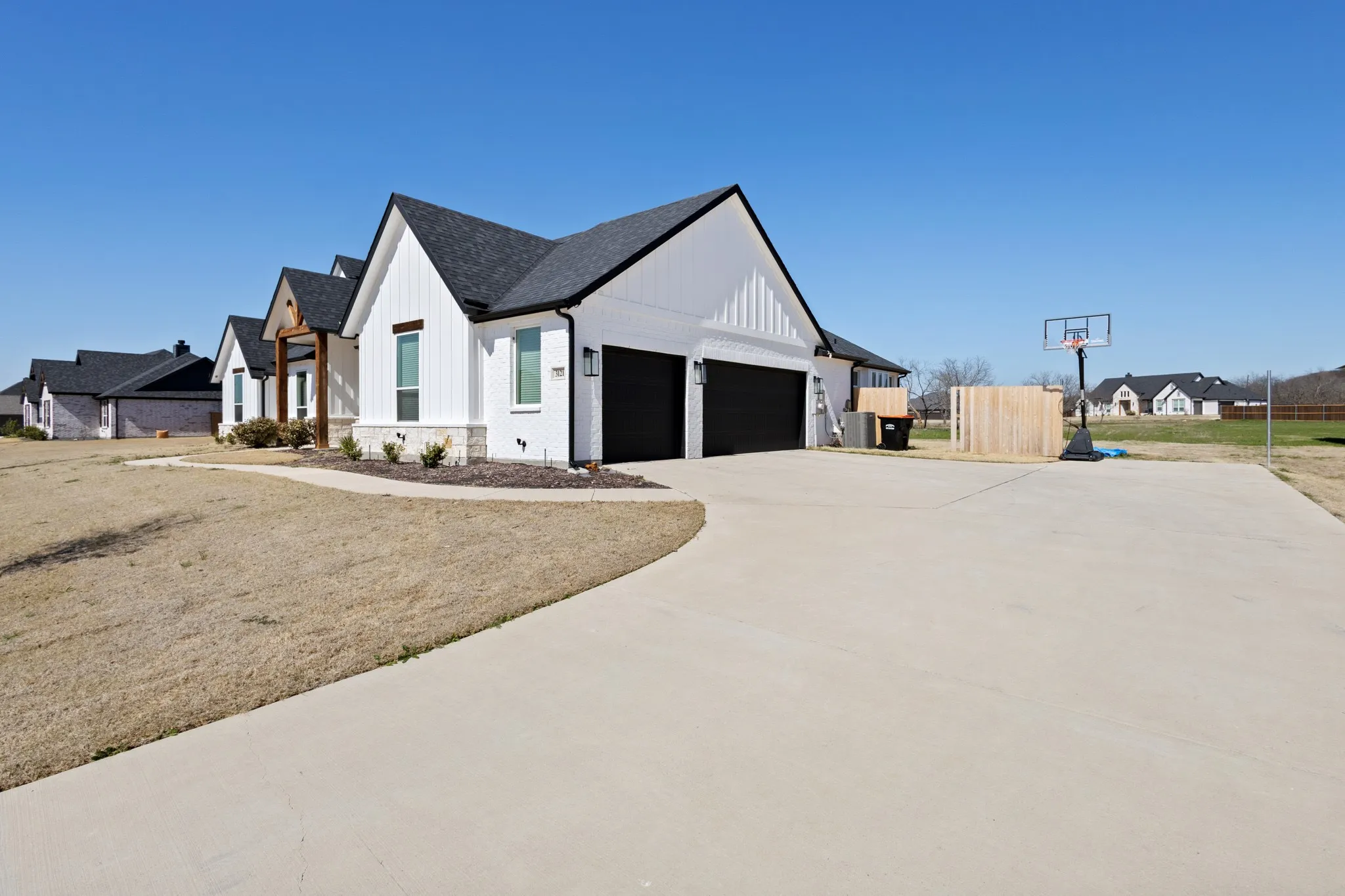 Single Family Residence For Sale in Ellis County , 3121 Katrina Run, Midlothian, Texas 76065, 5 Bedroom, 3 Bathroom, 3 Garage spaces, 2,856 Sqft, built in 2024, Preowned, mls#21211834, Real Estate Agent in Midlothian, Homes For Sale in Ellis county, Homes For Sale in Midlothian, Realtor in Midlothian Texas, Real Estate Brokerage Independent Realty Texas, Luminita Cordes Realtor