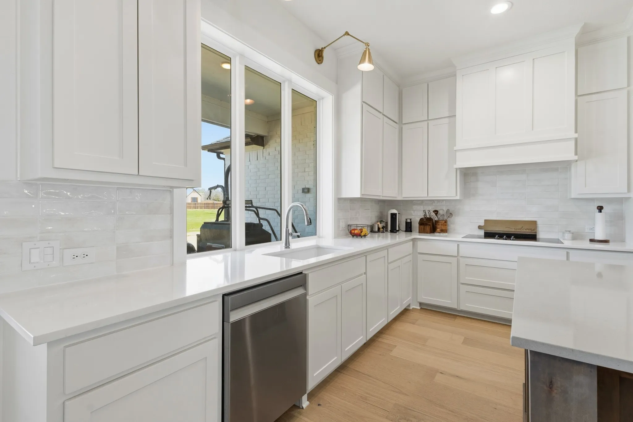 Single Family Residence For Sale in Ellis County , 3121 Katrina Run, Midlothian, Texas 76065, 5 Bedroom, 3 Bathroom, 3 Garage spaces, 2,856 Sqft, built in 2024, Preowned, mls#21211834, Real Estate Agent in Midlothian, Homes For Sale in Ellis county, Homes For Sale in Midlothian, Realtor in Midlothian Texas, Real Estate Brokerage Independent Realty Texas, Luminita Cordes Realtor