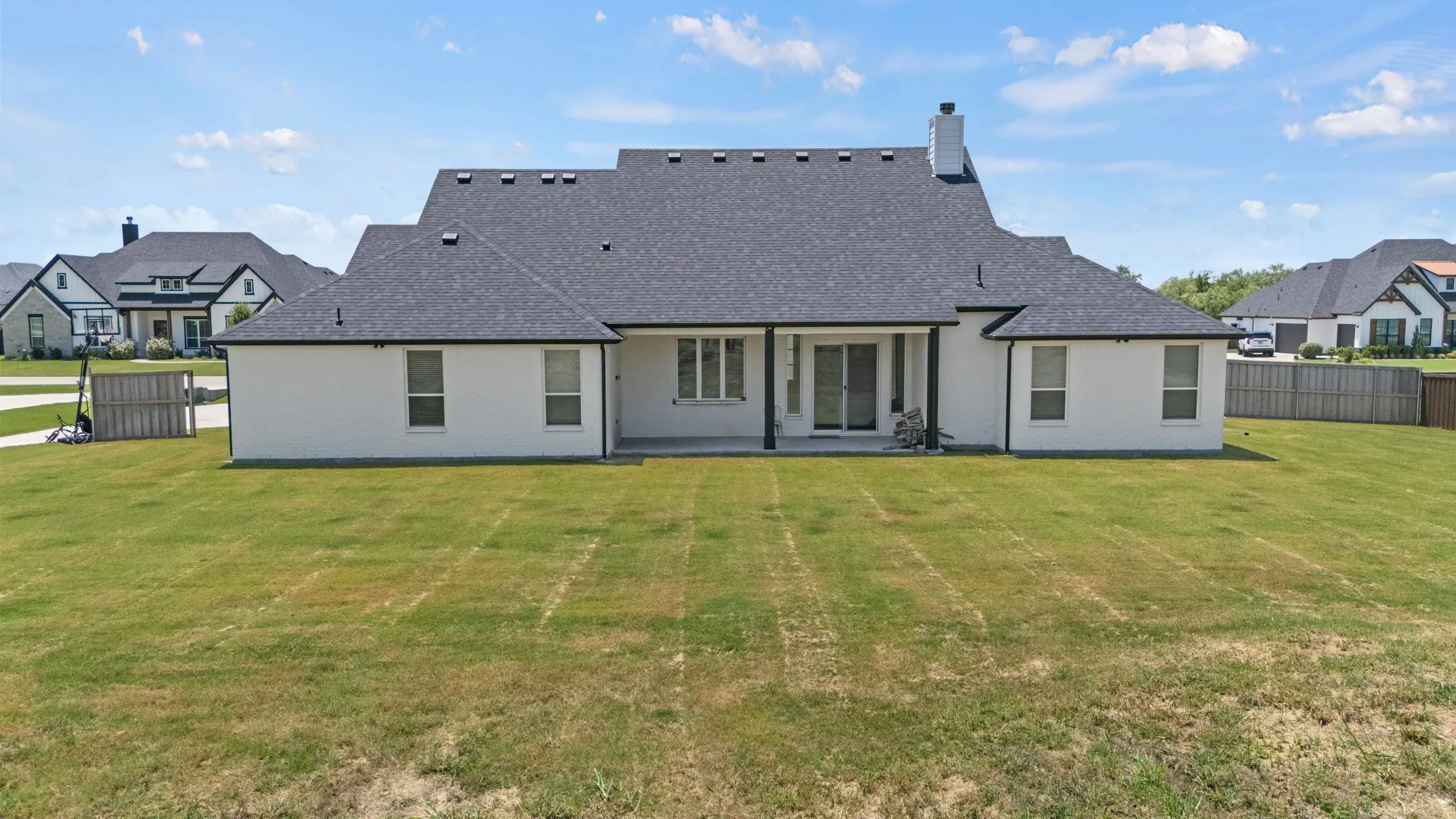 Single Family Residence For Sale in Ellis County , 3121 Katrina Run, Midlothian, Texas 76065, 5 Bedroom, 3 Bathroom, 3 Garage spaces, 2,856 Sqft, built in 2024, Preowned, mls#21211834, Real Estate Agent in Midlothian, Homes For Sale in Ellis county, Homes For Sale in Midlothian, Realtor in Midlothian Texas, Real Estate Brokerage Independent Realty Texas, Luminita Cordes Realtor