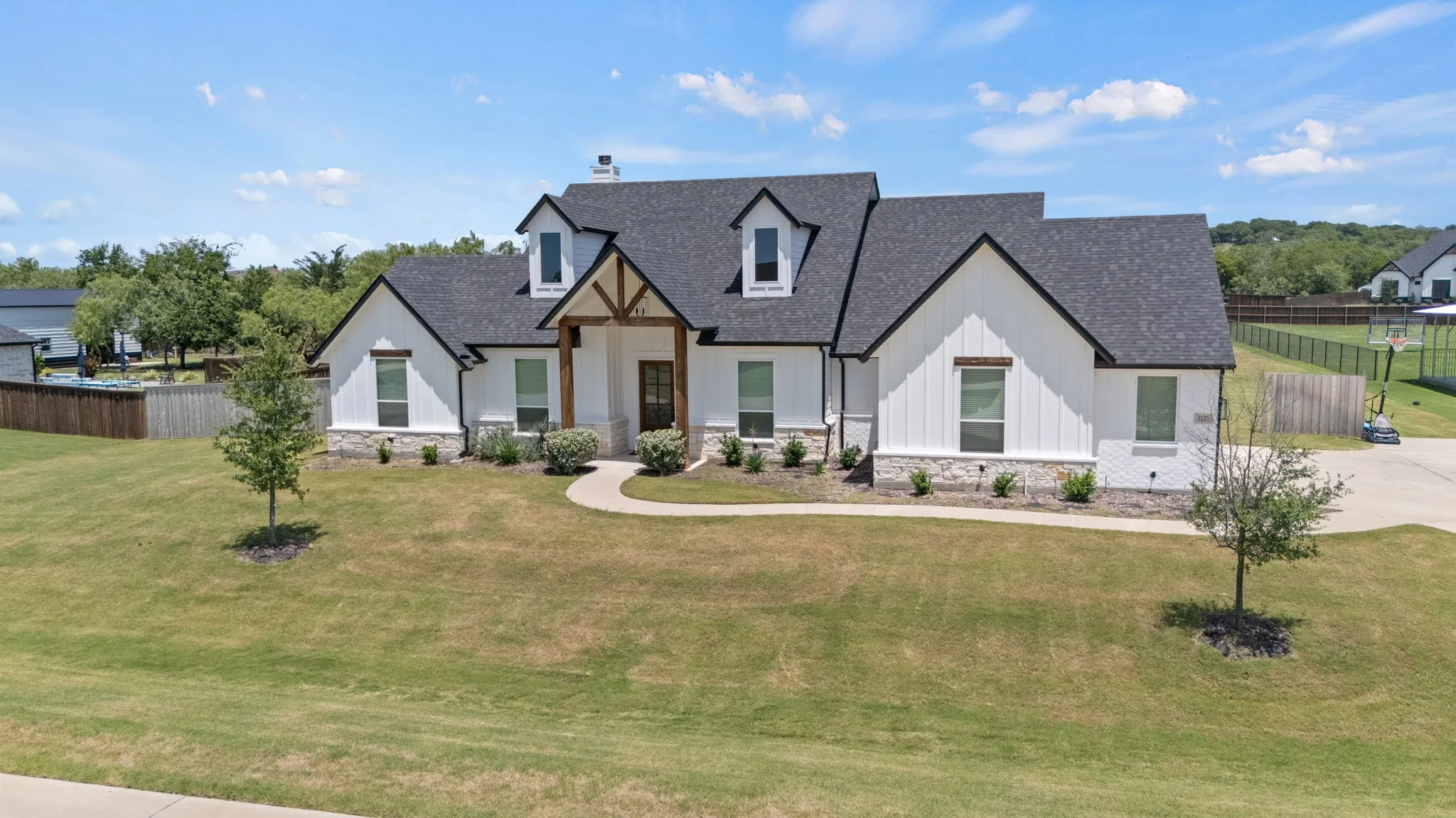 Single Family Residence For Sale in Ellis County , 3121 Katrina Run, Midlothian, Texas 76065, 5 Bedroom, 3 Bathroom, 3 Garage spaces, 2,856 Sqft, built in 2024, Preowned, mls#21211834, Real Estate Agent in Midlothian, Homes For Sale in Ellis county, Homes For Sale in Midlothian, Realtor in Midlothian Texas, Real Estate Brokerage Independent Realty Texas, Luminita Cordes Realtor
