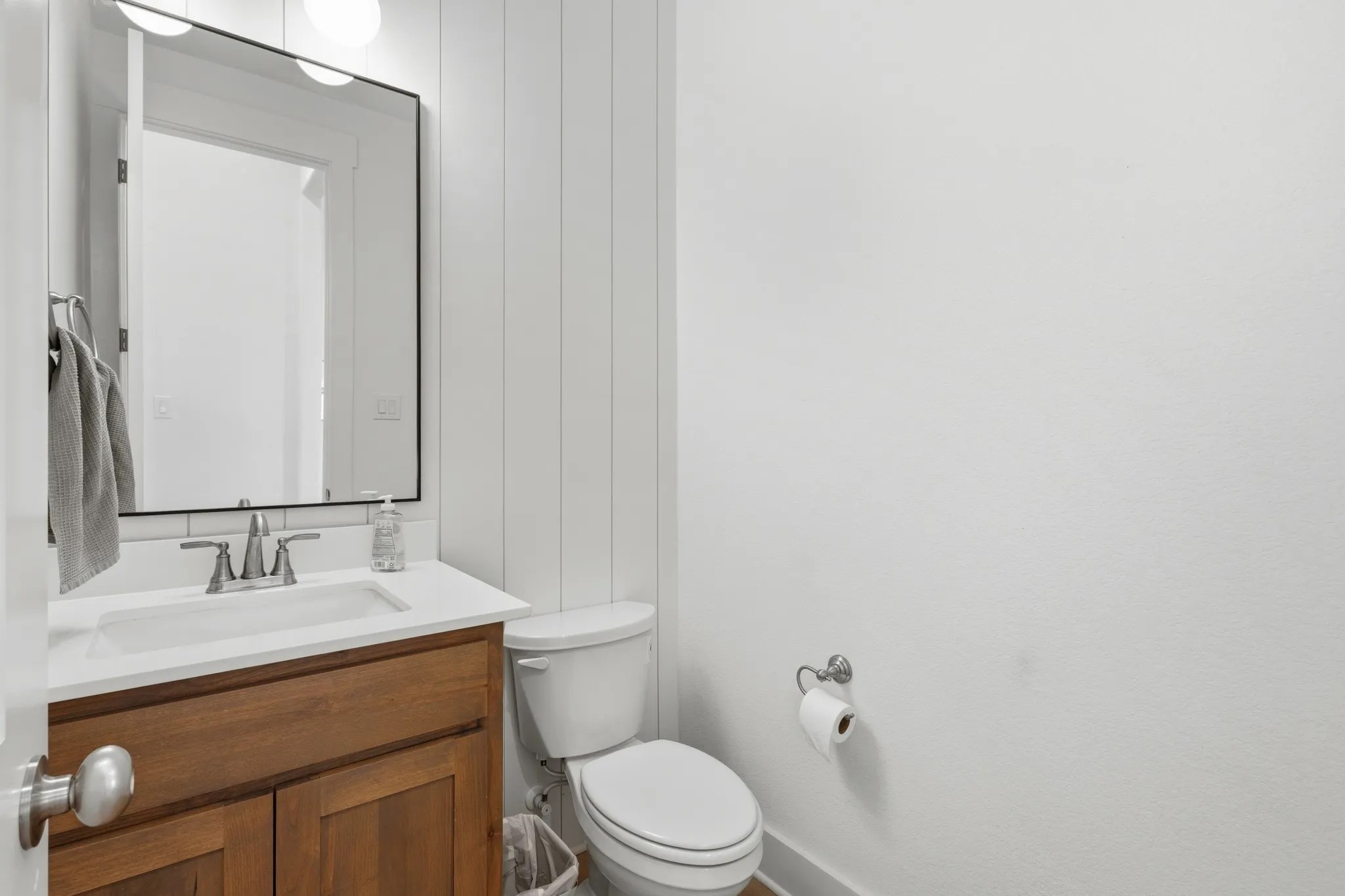 Single Family Residence For Sale in Ellis County , 3121 Katrina Run, Midlothian, Texas 76065, 5 Bedroom, 3 Bathroom, 3 Garage spaces, 2,856 Sqft, built in 2024, Preowned, mls#21211834, Real Estate Agent in Midlothian, Homes For Sale in Ellis county, Homes For Sale in Midlothian, Realtor in Midlothian Texas, Real Estate Brokerage Independent Realty Texas, Luminita Cordes Realtor