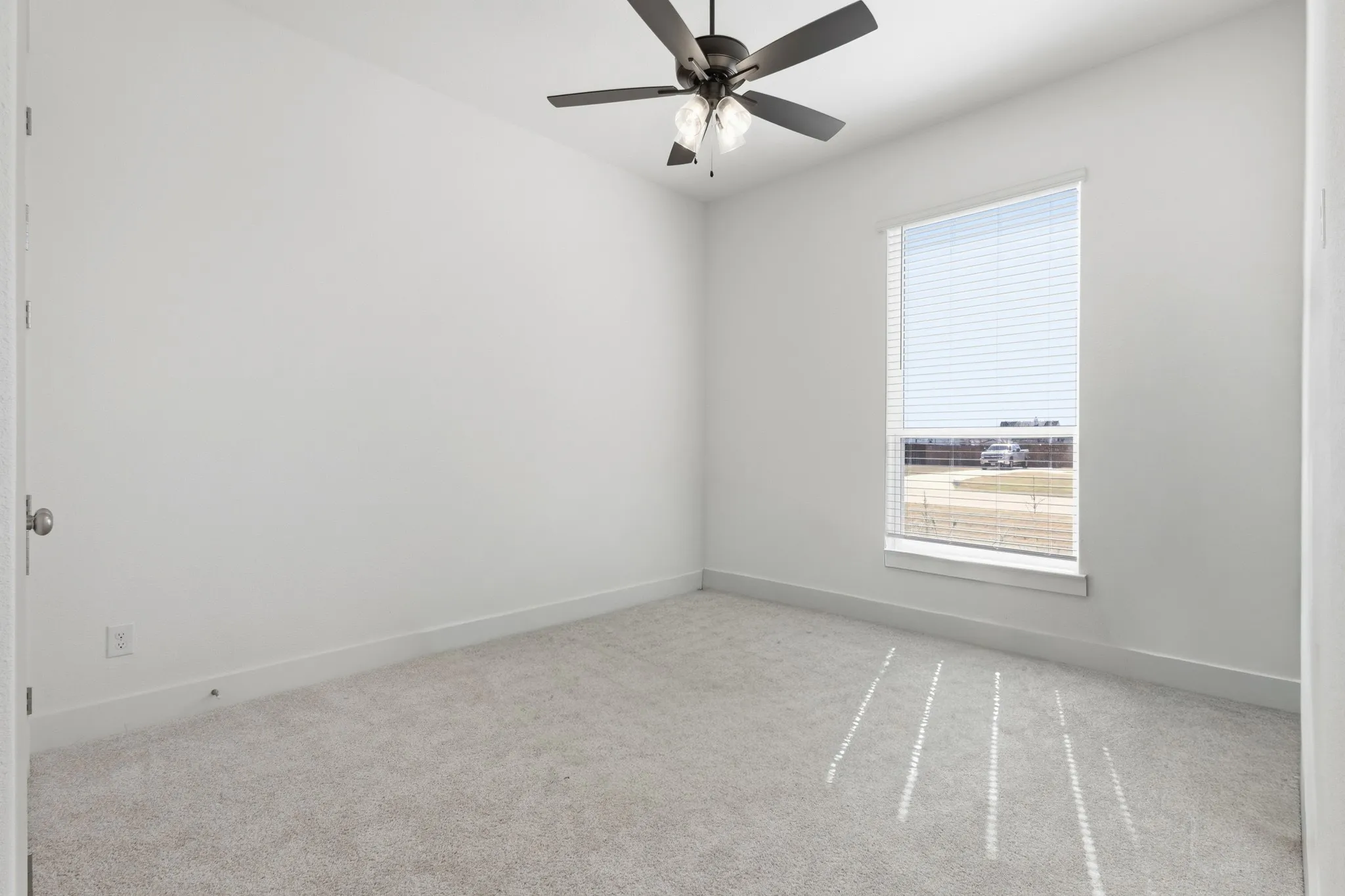 Single Family Residence For Sale in Ellis County , 3121 Katrina Run, Midlothian, Texas 76065, 5 Bedroom, 3 Bathroom, 3 Garage spaces, 2,856 Sqft, built in 2024, Preowned, mls#21211834, Real Estate Agent in Midlothian, Homes For Sale in Ellis county, Homes For Sale in Midlothian, Realtor in Midlothian Texas, Real Estate Brokerage Independent Realty Texas, Luminita Cordes Realtor