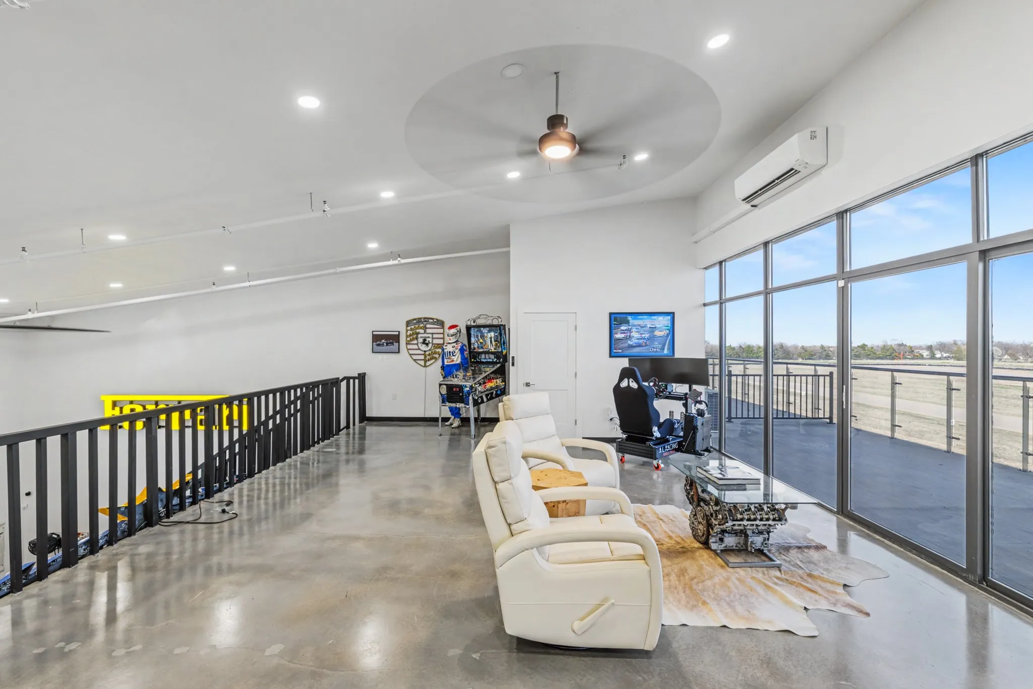 Community lobby with recessed lighting