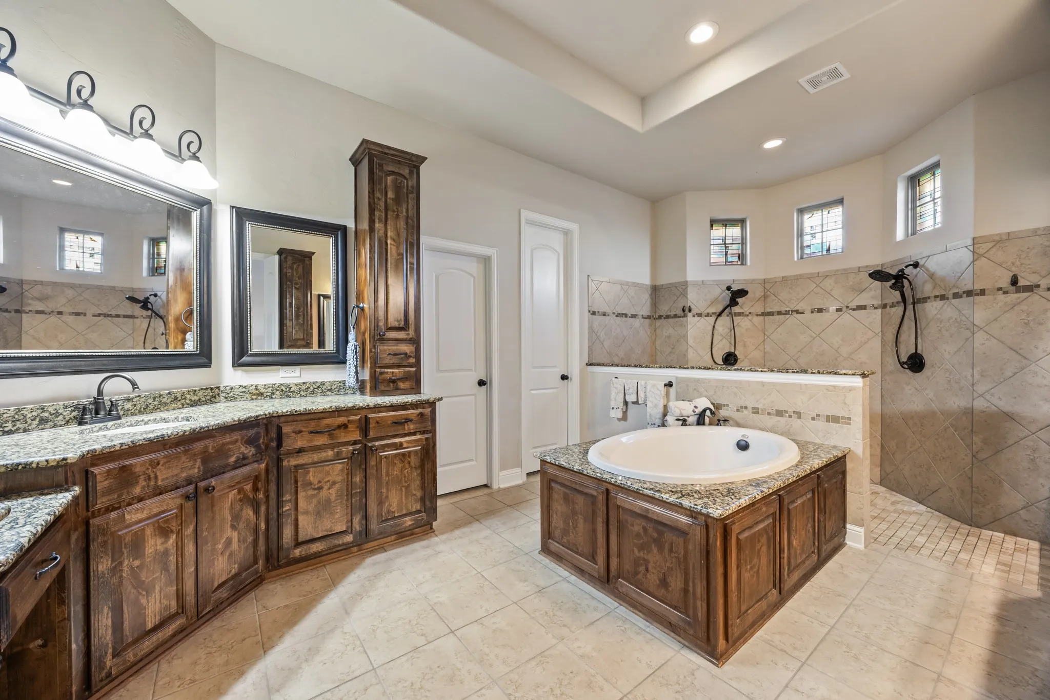 Single Family Residence For Sale in Rockwall County , 721 Kensington Drive, Mclendon Chisholm, Texas 75032, 4 Bedroom, 4 Bathroom, 3 Garage spaces, 3,947 Sqft, built in 2014, mls#21210412, Real Estate Agent in Mclendon Chisholm, Homes For Sale in Rockwall county, Homes For Sale in Mclendon Chisholm, Realtor in Mclendon Chisholm Texas, Real Estate Brokerage Independent Realty Texas, Luminita Cordes Realtor