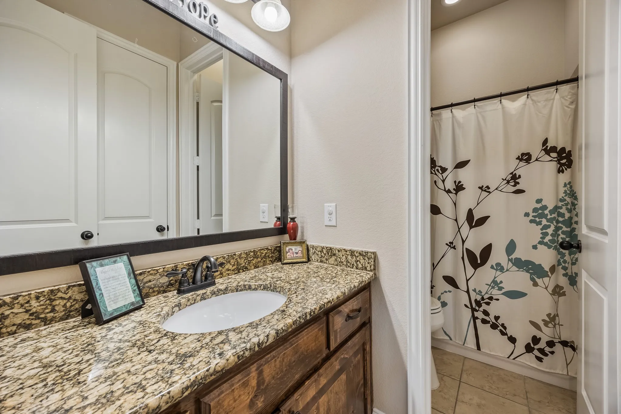Single Family Residence For Sale in Rockwall County , 721 Kensington Drive, Mclendon Chisholm, Texas 75032, 4 Bedroom, 4 Bathroom, 3 Garage spaces, 3,947 Sqft, built in 2014, mls#21210412, Real Estate Agent in Mclendon Chisholm, Homes For Sale in Rockwall county, Homes For Sale in Mclendon Chisholm, Realtor in Mclendon Chisholm Texas, Real Estate Brokerage Independent Realty Texas, Luminita Cordes Realtor