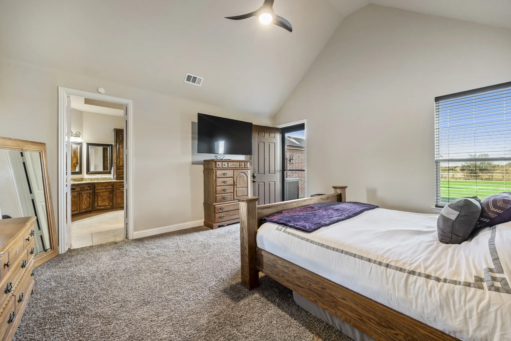 Single Family Residence For Sale in Rockwall County , 721 Kensington Drive, Mclendon Chisholm, Texas 75032, 4 Bedroom, 4 Bathroom, 3 Garage spaces, 3,947 Sqft, built in 2014, mls#21210412, Real Estate Agent in Mclendon Chisholm, Homes For Sale in Rockwall county, Homes For Sale in Mclendon Chisholm, Realtor in Mclendon Chisholm Texas, Real Estate Brokerage Independent Realty Texas, Luminita Cordes Realtor