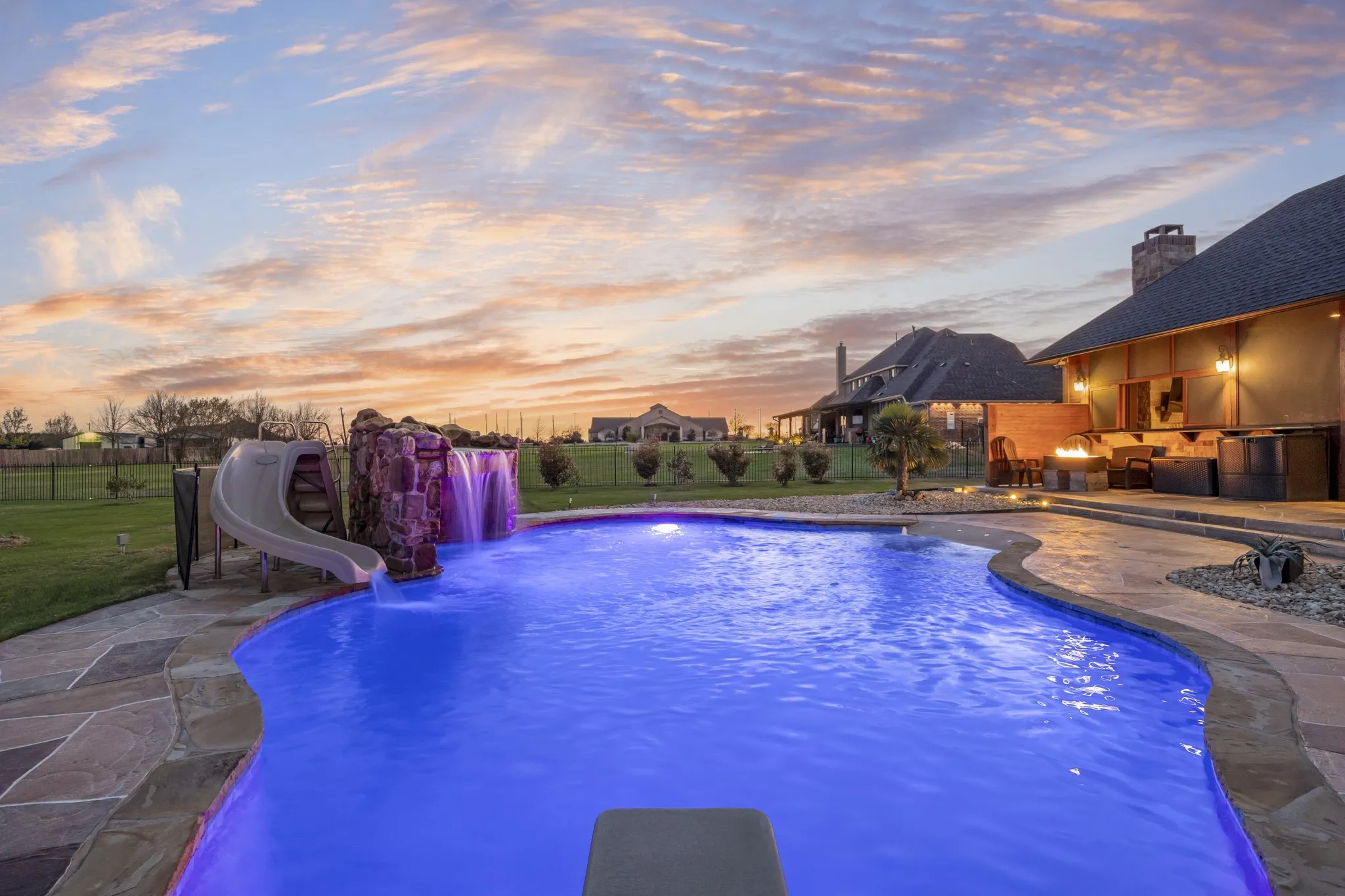 Single Family Residence For Sale in Rockwall County , 721 Kensington Drive, Mclendon Chisholm, Texas 75032, 4 Bedroom, 4 Bathroom, 3 Garage spaces, 3,947 Sqft, built in 2014, mls#21210412, Real Estate Agent in Mclendon Chisholm, Homes For Sale in Rockwall county, Homes For Sale in Mclendon Chisholm, Realtor in Mclendon Chisholm Texas, Real Estate Brokerage Independent Realty Texas, Luminita Cordes Realtor
