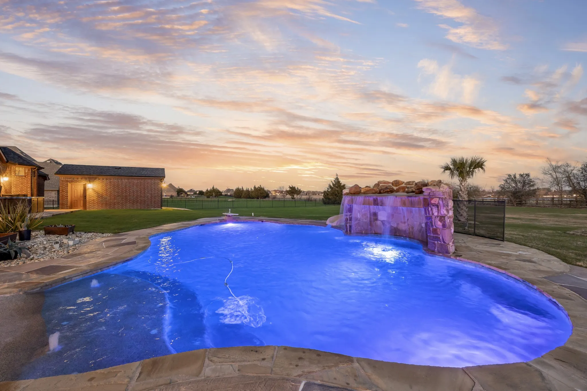 Single Family Residence For Sale in Rockwall County , 721 Kensington Drive, Mclendon Chisholm, Texas 75032, 4 Bedroom, 4 Bathroom, 3 Garage spaces, 3,947 Sqft, built in 2014, mls#21210412, Real Estate Agent in Mclendon Chisholm, Homes For Sale in Rockwall county, Homes For Sale in Mclendon Chisholm, Realtor in Mclendon Chisholm Texas, Real Estate Brokerage Independent Realty Texas, Luminita Cordes Realtor
