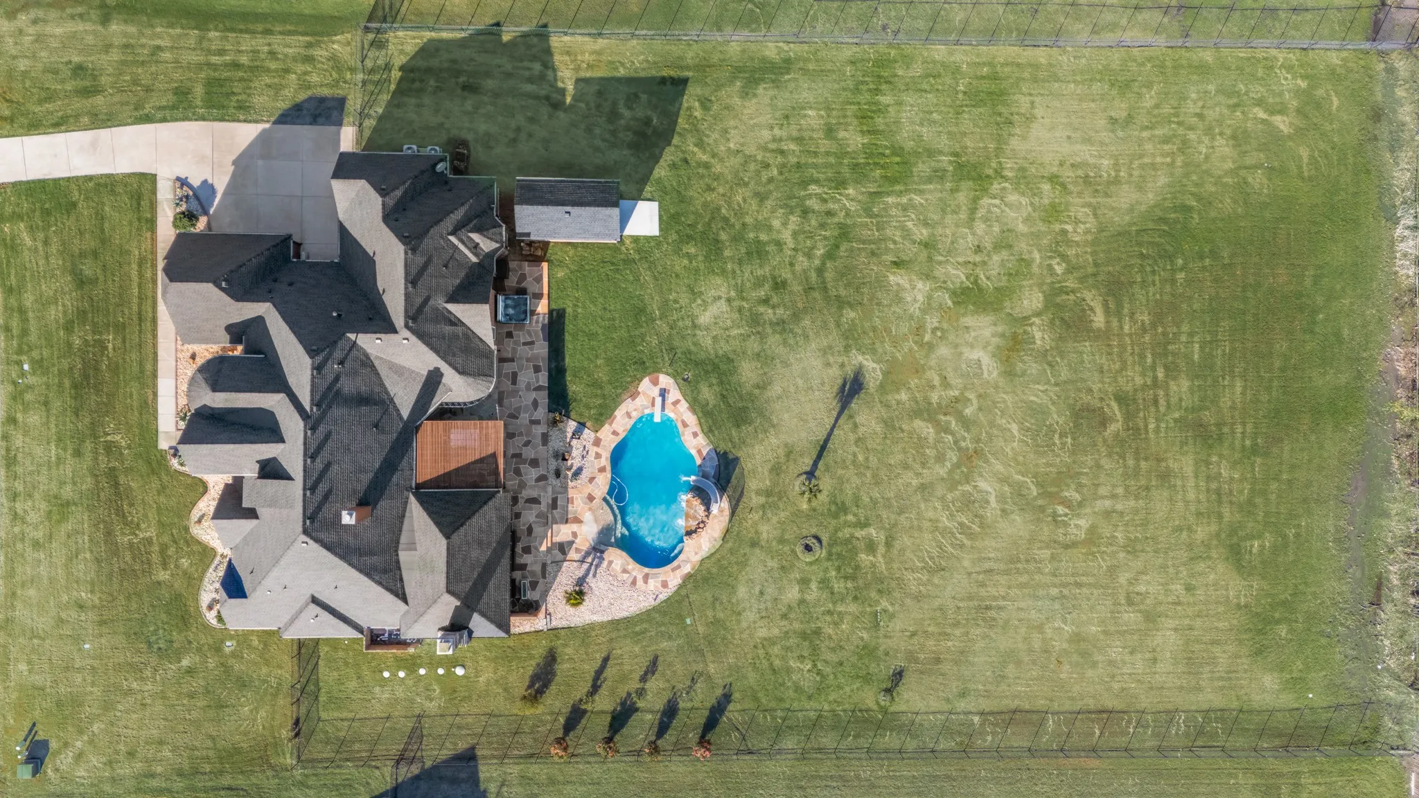Single Family Residence For Sale in Rockwall County , 721 Kensington Drive, Mclendon Chisholm, Texas 75032, 4 Bedroom, 4 Bathroom, 3 Garage spaces, 3,947 Sqft, built in 2014, mls#21210412, Real Estate Agent in Mclendon Chisholm, Homes For Sale in Rockwall county, Homes For Sale in Mclendon Chisholm, Realtor in Mclendon Chisholm Texas, Real Estate Brokerage Independent Realty Texas, Luminita Cordes Realtor