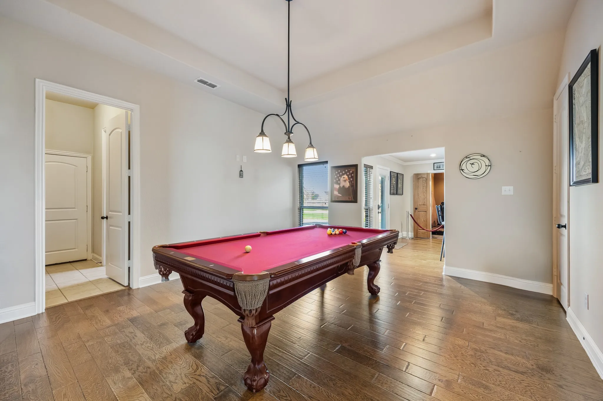 Single Family Residence For Sale in Rockwall County , 721 Kensington Drive, Mclendon Chisholm, Texas 75032, 4 Bedroom, 4 Bathroom, 3 Garage spaces, 3,947 Sqft, built in 2014, mls#21210412, Real Estate Agent in Mclendon Chisholm, Homes For Sale in Rockwall county, Homes For Sale in Mclendon Chisholm, Realtor in Mclendon Chisholm Texas, Real Estate Brokerage Independent Realty Texas, Luminita Cordes Realtor