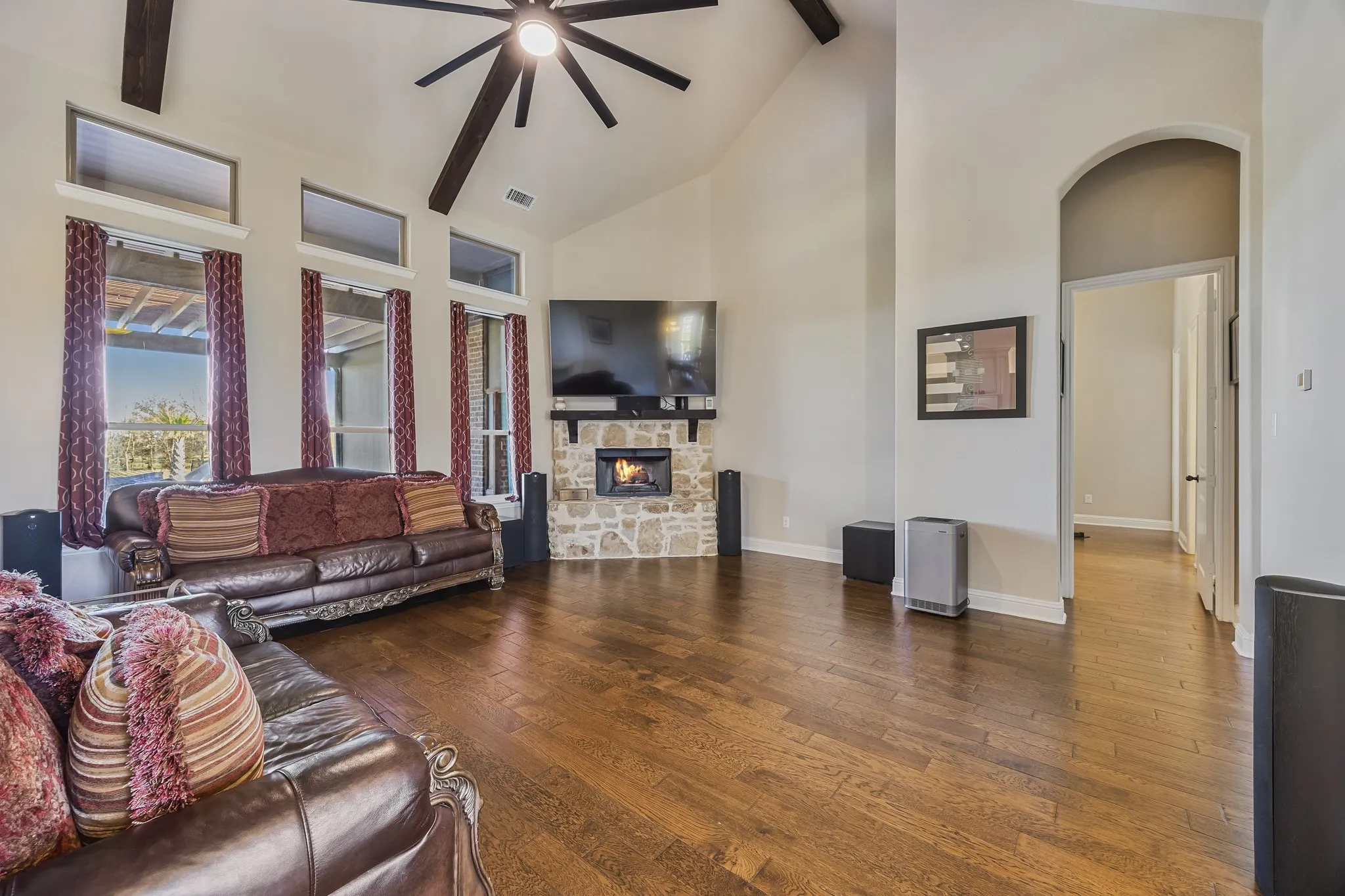Single Family Residence For Sale in Rockwall County , 721 Kensington Drive, Mclendon Chisholm, Texas 75032, 4 Bedroom, 4 Bathroom, 3 Garage spaces, 3,947 Sqft, built in 2014, mls#21210412, Real Estate Agent in Mclendon Chisholm, Homes For Sale in Rockwall county, Homes For Sale in Mclendon Chisholm, Realtor in Mclendon Chisholm Texas, Real Estate Brokerage Independent Realty Texas, Luminita Cordes Realtor