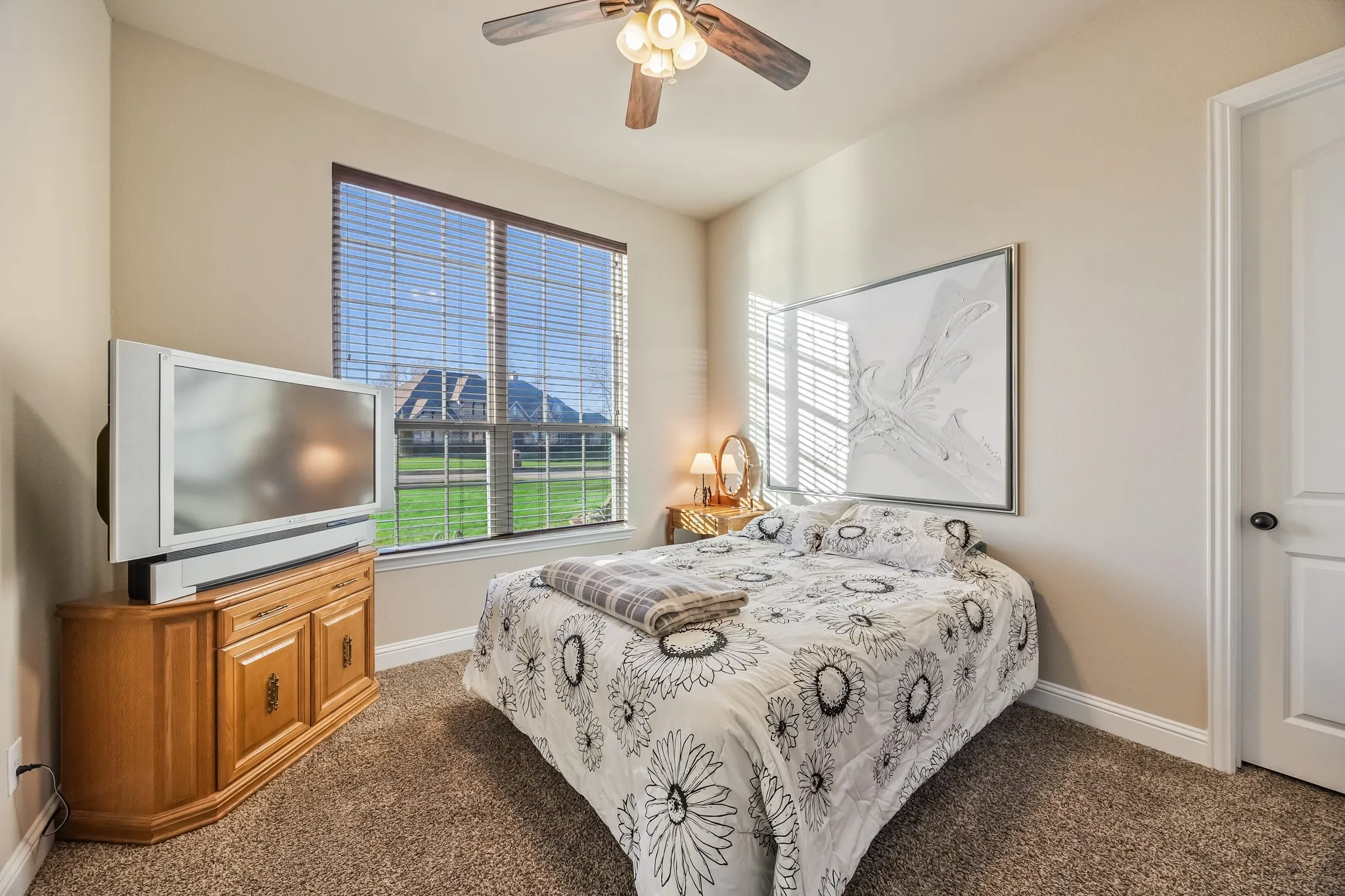 Single Family Residence For Sale in Rockwall County , 721 Kensington Drive, Mclendon Chisholm, Texas 75032, 4 Bedroom, 4 Bathroom, 3 Garage spaces, 3,947 Sqft, built in 2014, mls#21210412, Real Estate Agent in Mclendon Chisholm, Homes For Sale in Rockwall county, Homes For Sale in Mclendon Chisholm, Realtor in Mclendon Chisholm Texas, Real Estate Brokerage Independent Realty Texas, Luminita Cordes Realtor