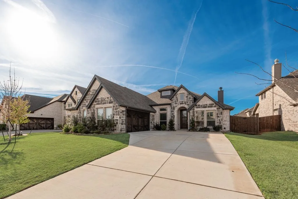 Single Family Residence For Sale in Ellis County , 3034 Kenna Court, Midlothian, Texas 76065, 4 Bedroom, 3 Bathroom, 2 Garage spaces, 2,249 Sqft, built in 2023, mls#21189172, Real Estate Agent in Midlothian, Homes For Sale in Ellis county, Homes For Sale in Midlothian, Realtor in Midlothian Texas, Real Estate Brokerage Independent Realty Texas, Luminita Cordes Realtor