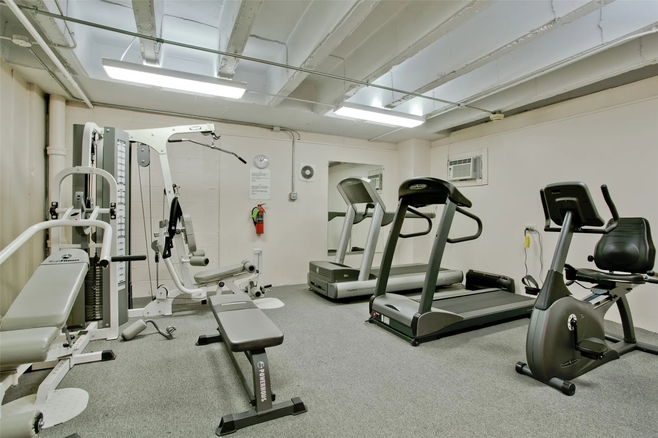 Condominium For Sale in Dallas County , 3701 Turtle Creek Boulevard 5D, Dallas, Texas 75219, 1 Bedroom, 1 Bathroom, 1 Garage spaces, 804 Sqft, built in 1962, Preowned, mls#21210868, Real Estate Agent in Dallas, Homes For Sale in Dallas county, Homes For Sale in Dallas, Realtor in Dallas Texas, Real Estate Brokerage Independent Realty Texas, Luminita Cordes Realtor
