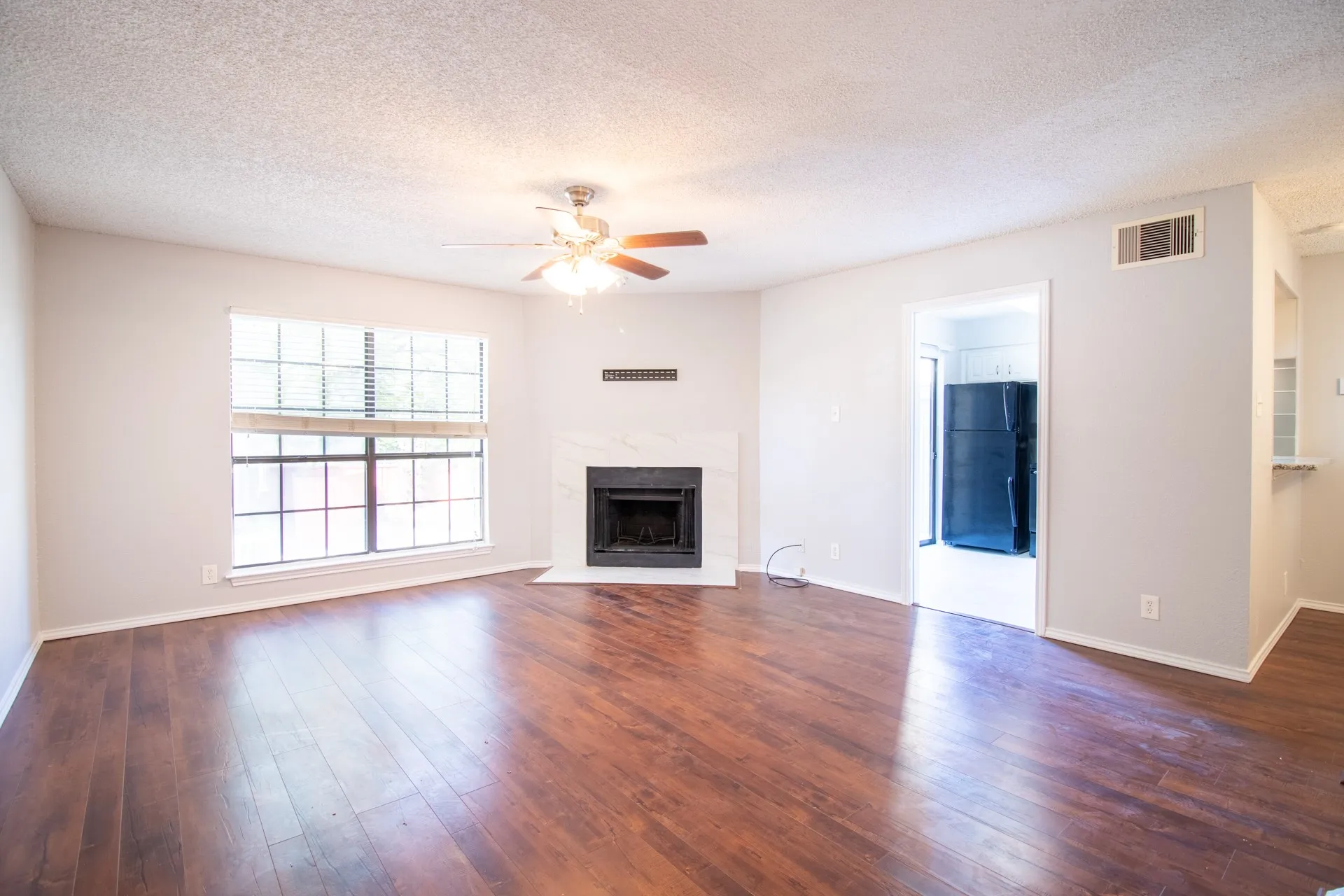 Condominium For Rent in Dallas County , 4777 Cedar Springs Road 4D, Dallas, Texas 75219, 2 Bedrooms, 3 Bathrooms, 1 Garage spaces, 1,139 Sqft, built in 1983, Price $1,800, mls#21211972, Real Estate Agent in Dallas, Homes For Rent in Dallas county, Homes For Rent in Dallas, Realtor in Dallas Texas, Real Estate Brokerage Independent Realty Texas, Luminita Cordes Realtor